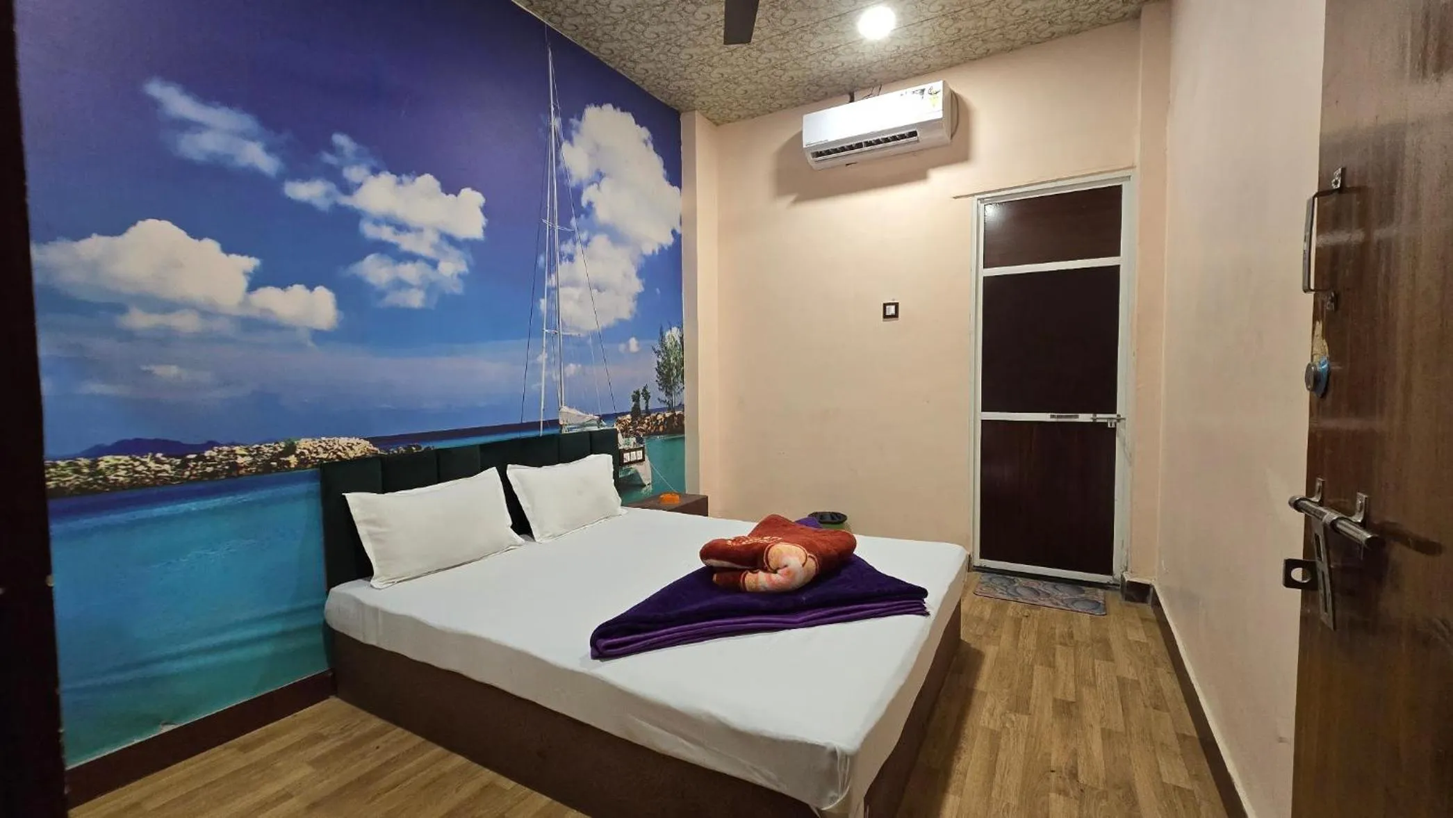 Bed in HOTEL MAHESHWARI GREEN's