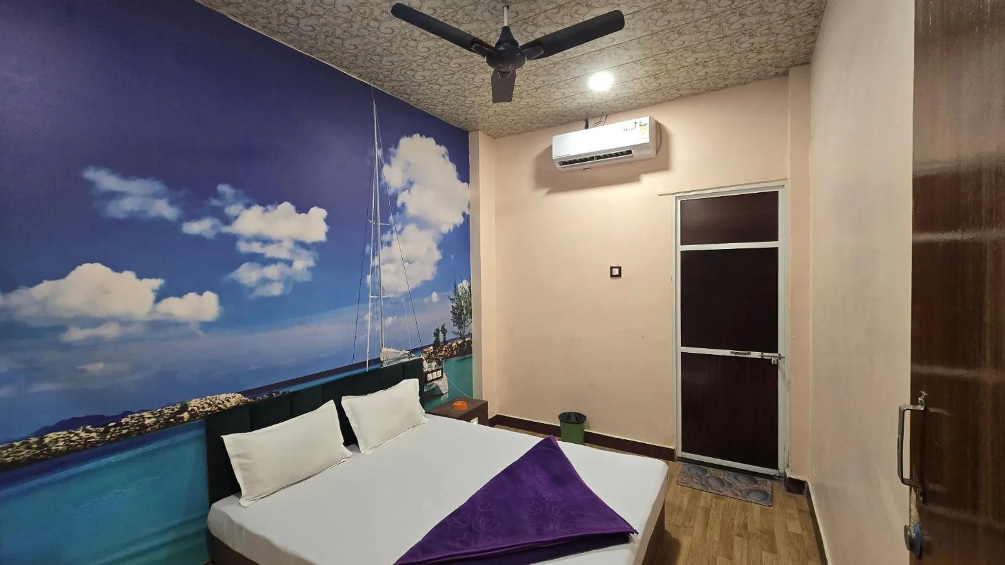 Bed in HOTEL MAHESHWARI GREEN's