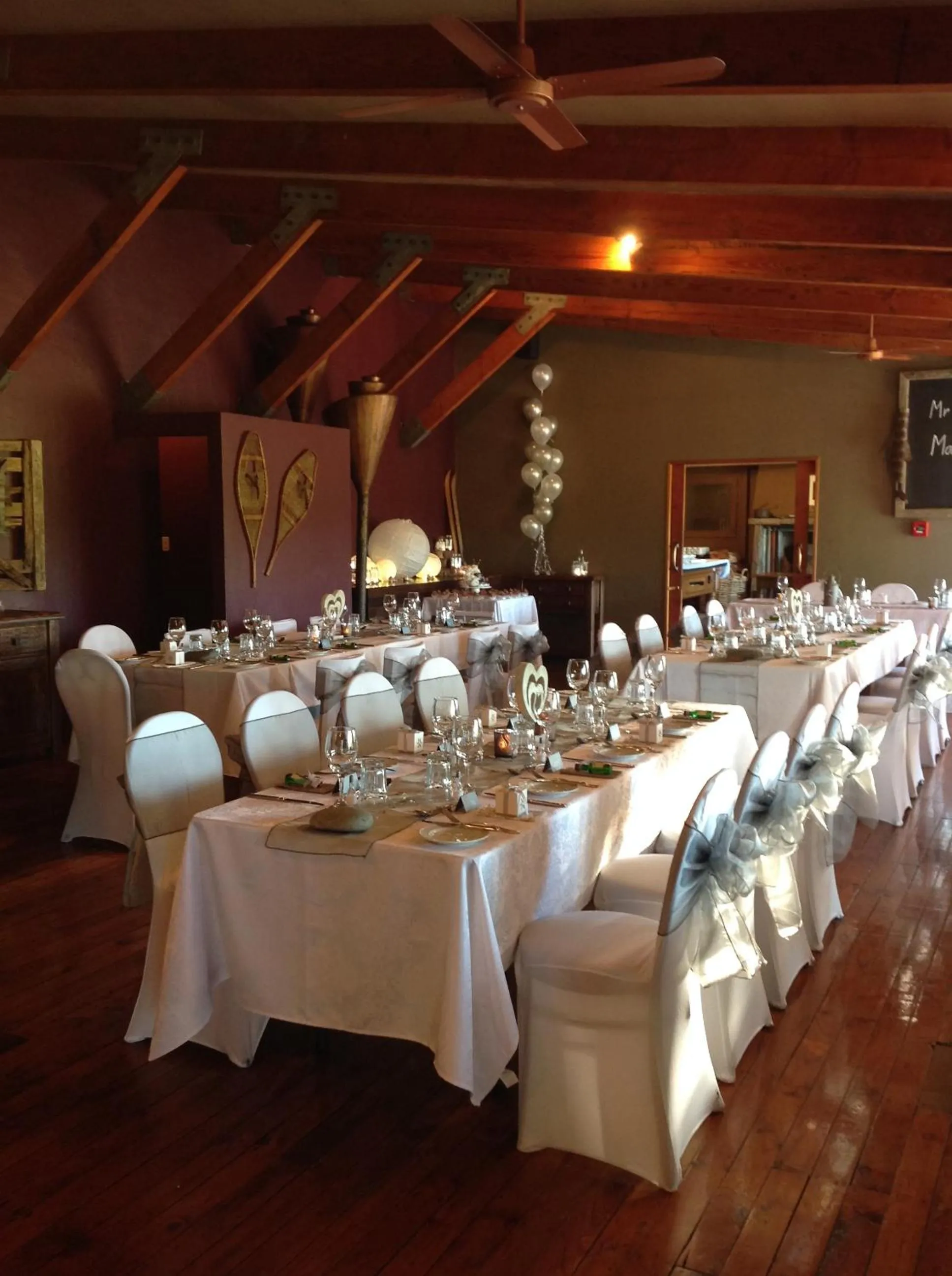 Restaurant/places to eat in Ski Time