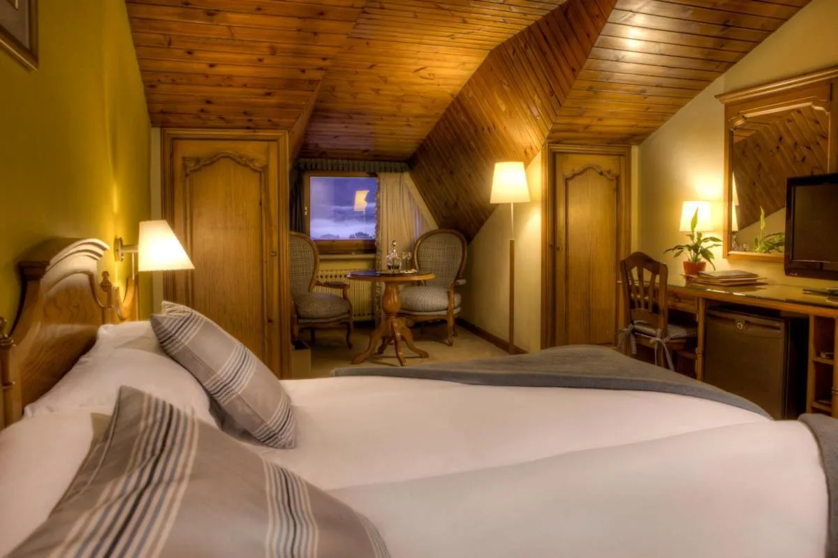 Bedroom in HOTEL & SPA El Castell de Ciutat