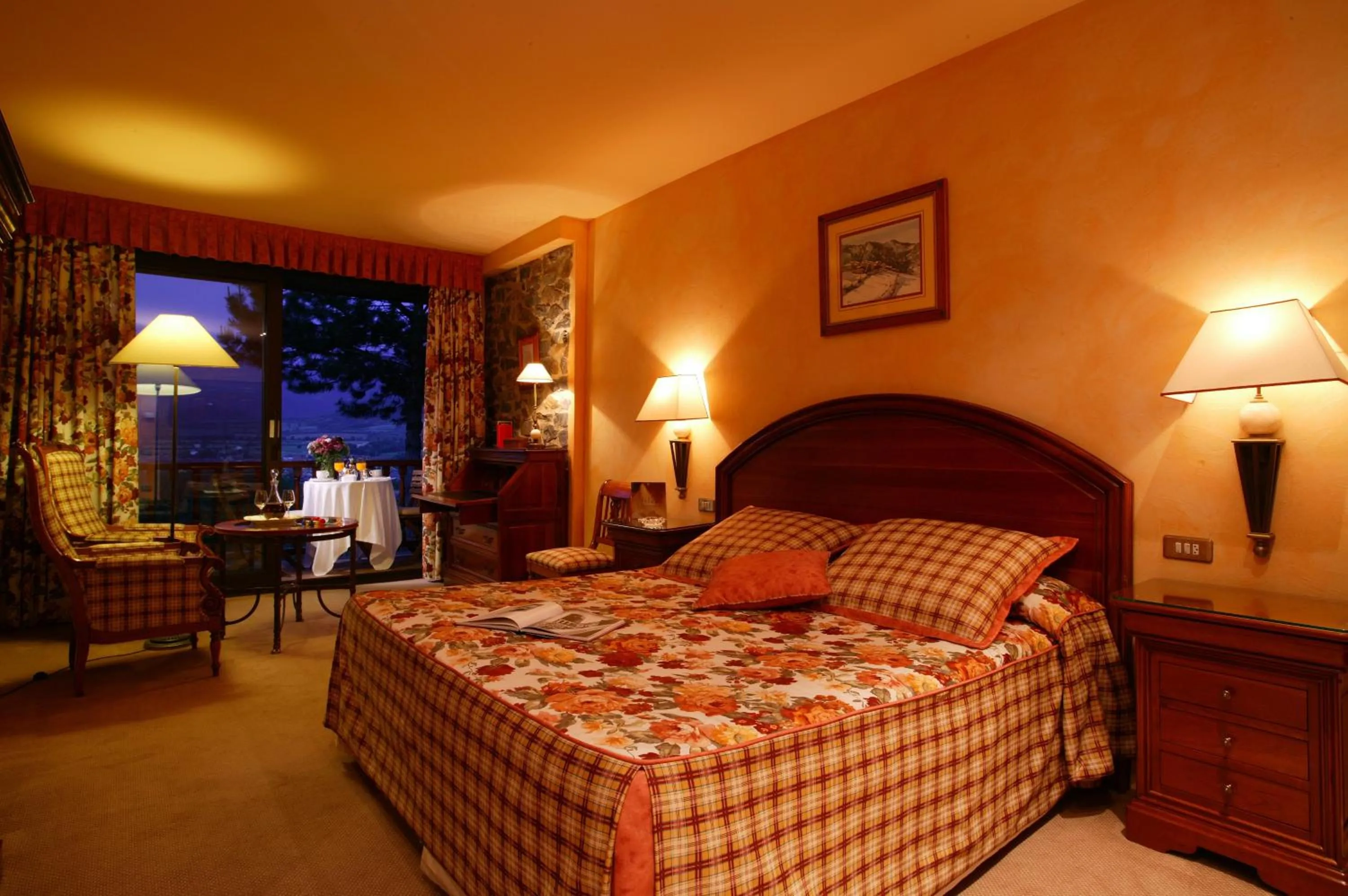 Bedroom in HOTEL & SPA El Castell de Ciutat