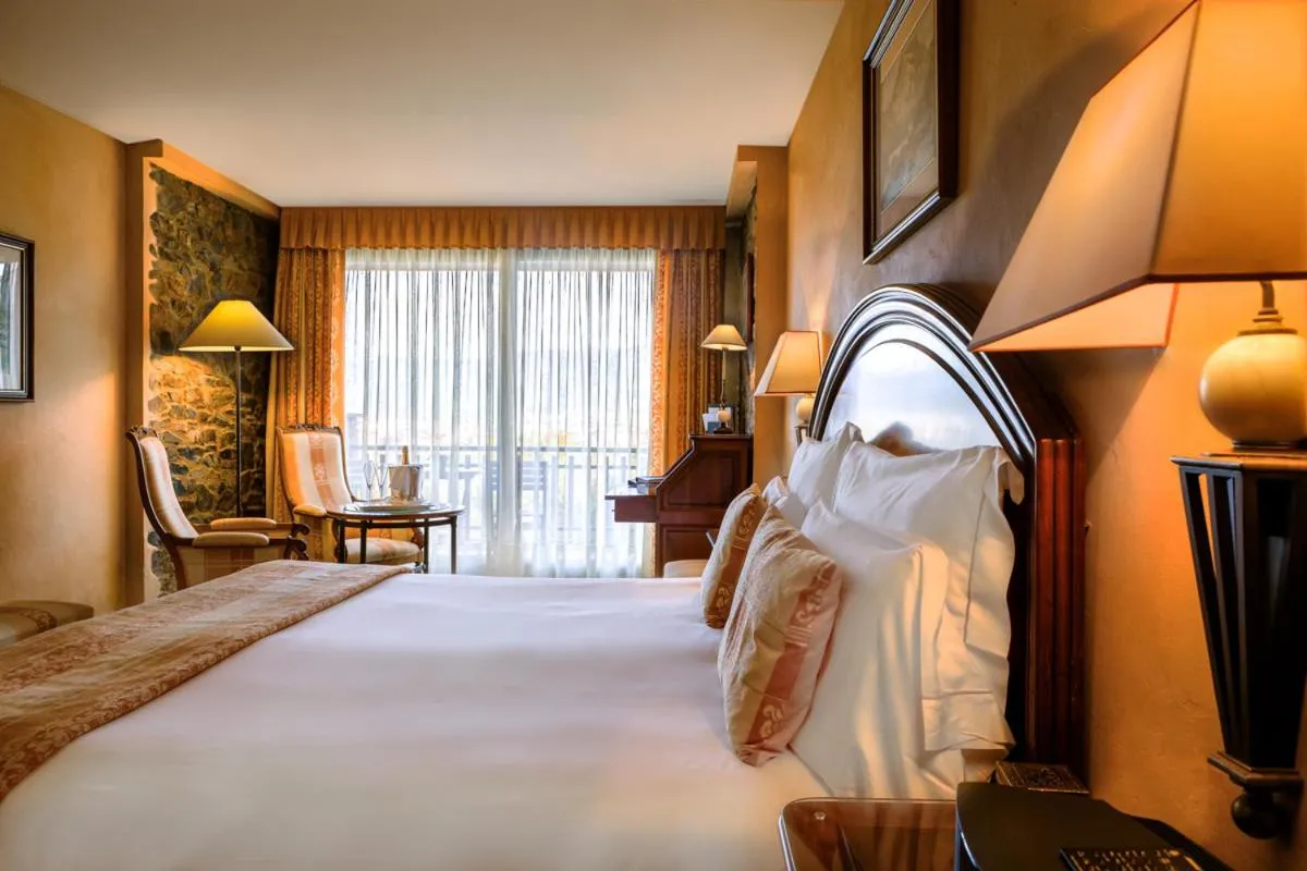 Bedroom in HOTEL & SPA El Castell de Ciutat