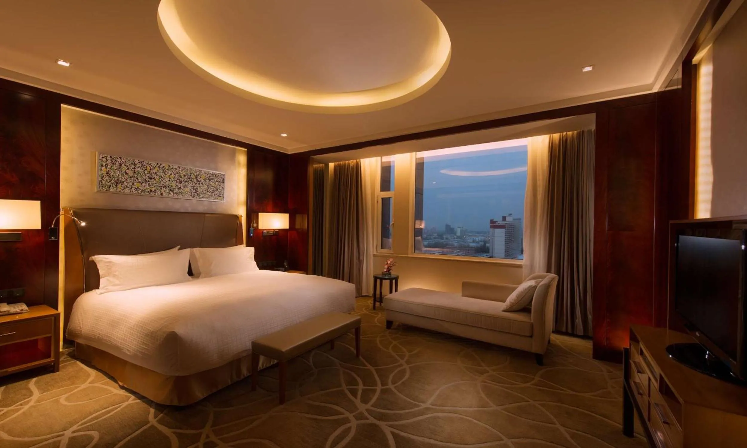 Bed in DoubleTree by Hilton Qinghai - Golmud