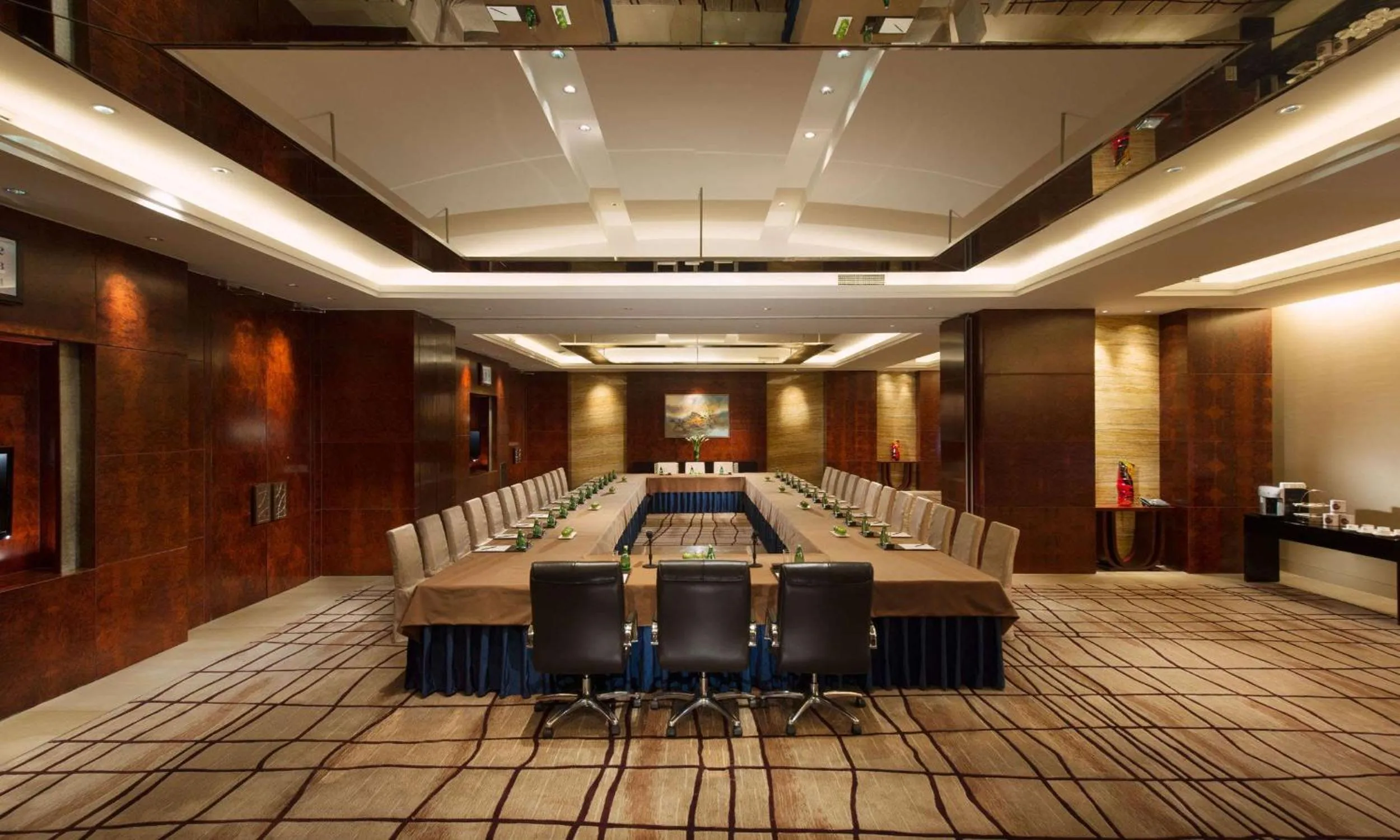 Meeting/conference room in DoubleTree by Hilton Qinghai - Golmud
