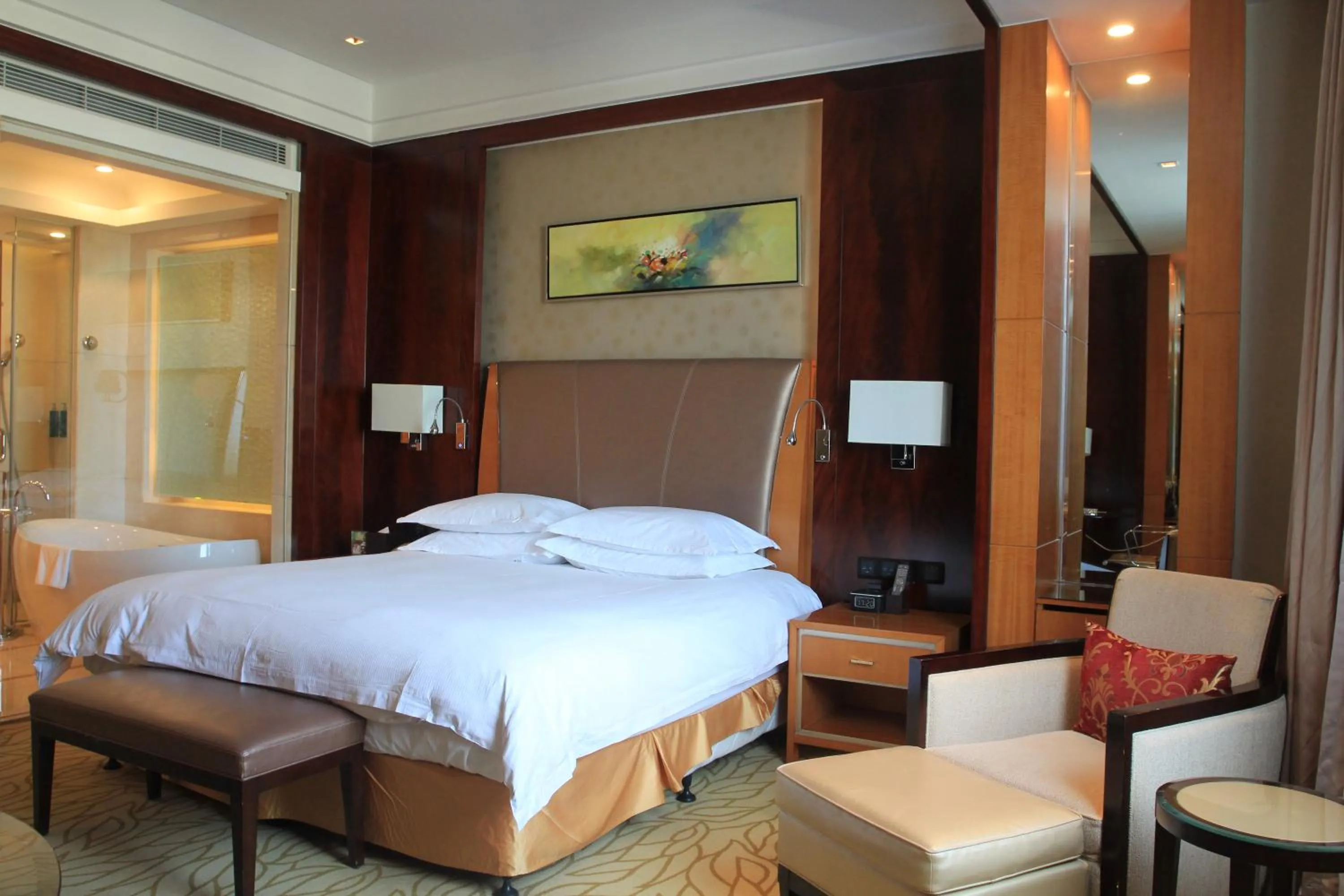 Bed in DoubleTree by Hilton Qinghai - Golmud