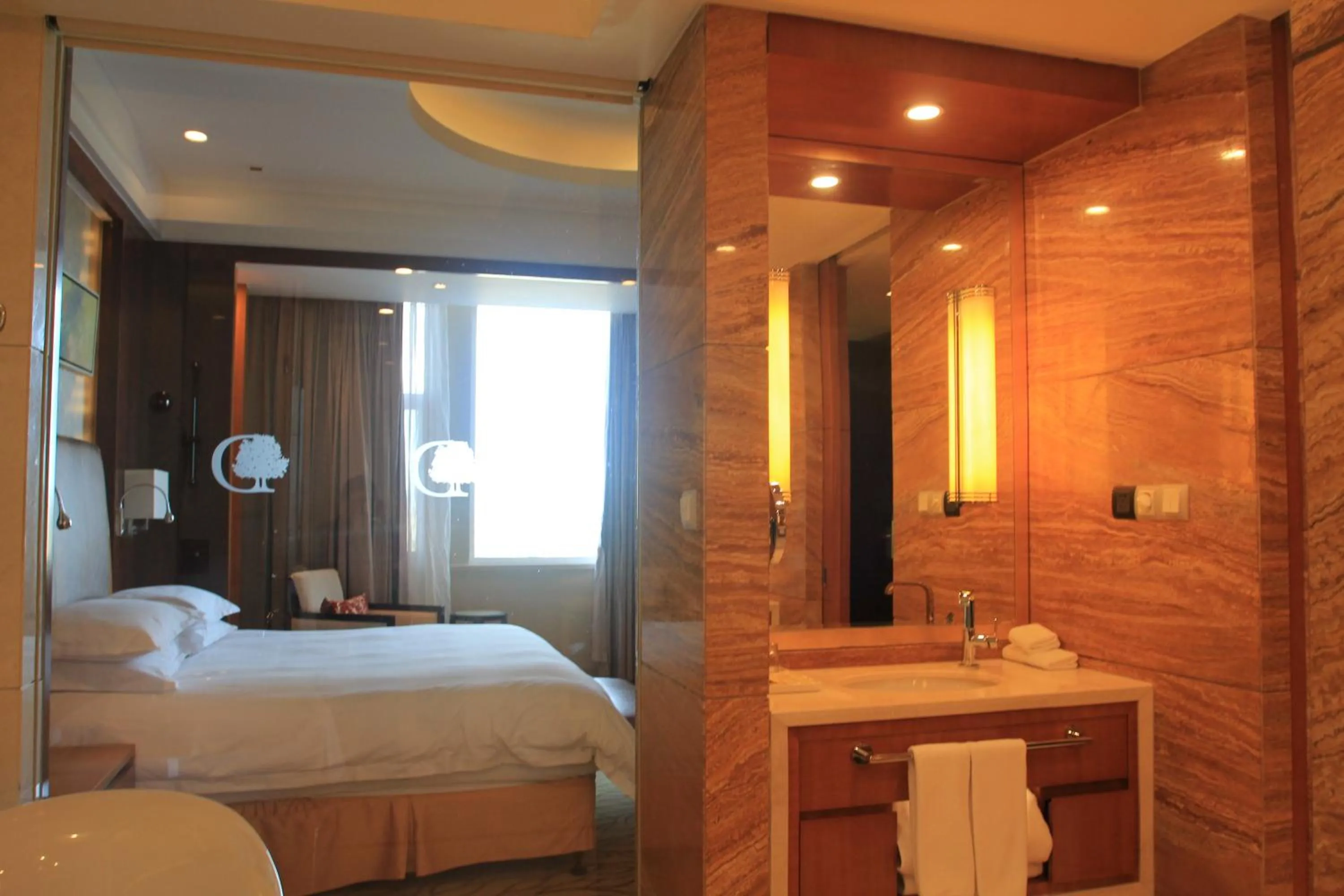 Bed in DoubleTree by Hilton Qinghai - Golmud