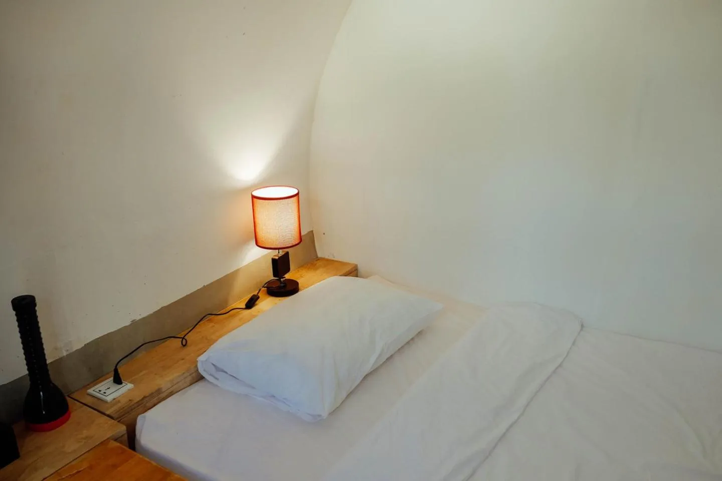 Bedroom, Bed in vKirirom Pine Resort