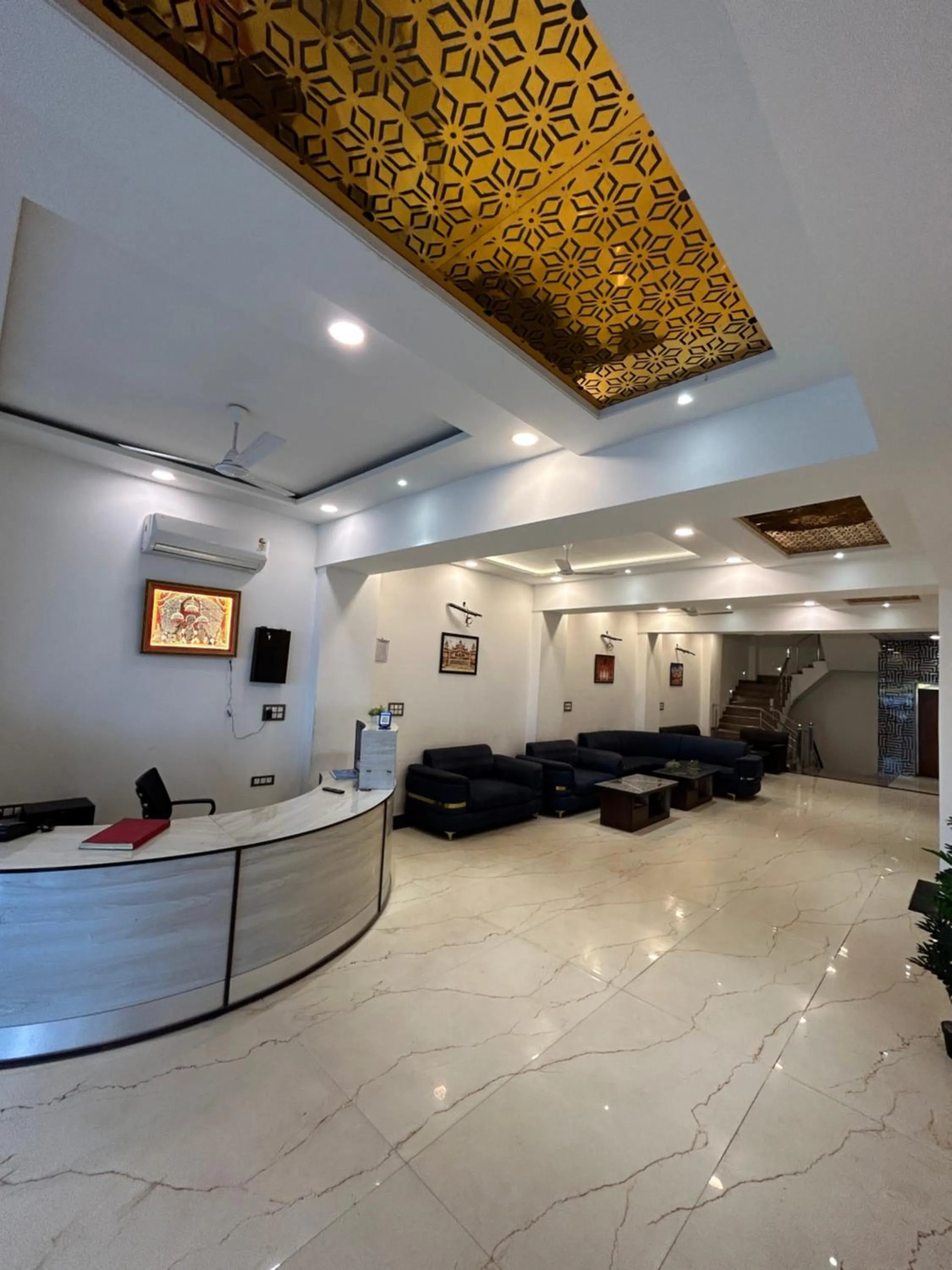 Lobby or reception in Hotel Giriraj Palace
