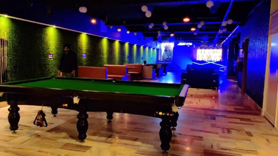 Lounge or bar in Hotel Giriraj Palace