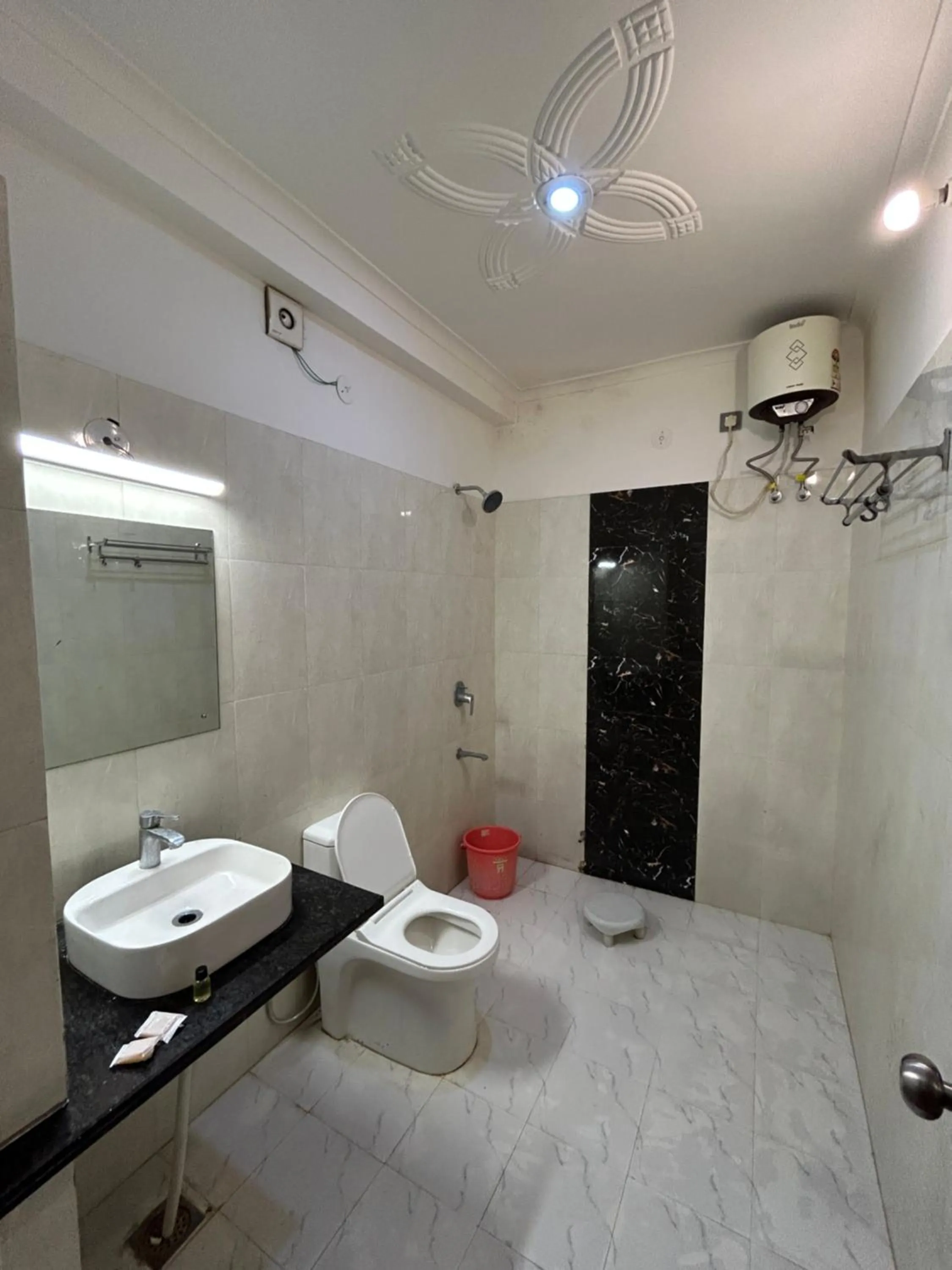 Bathroom in Hotel Giriraj Palace