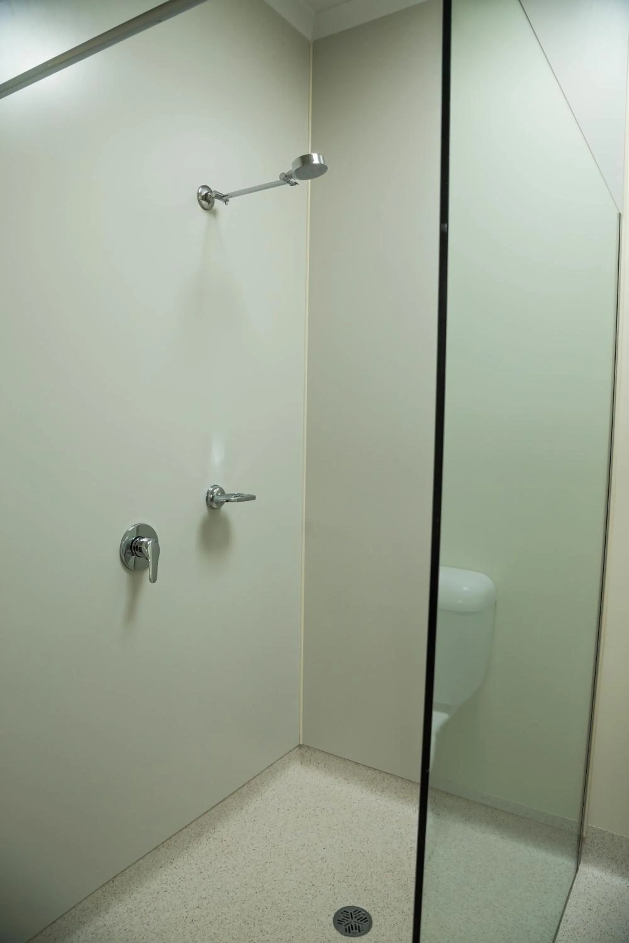 Shower in Heyfield Railway Hotel