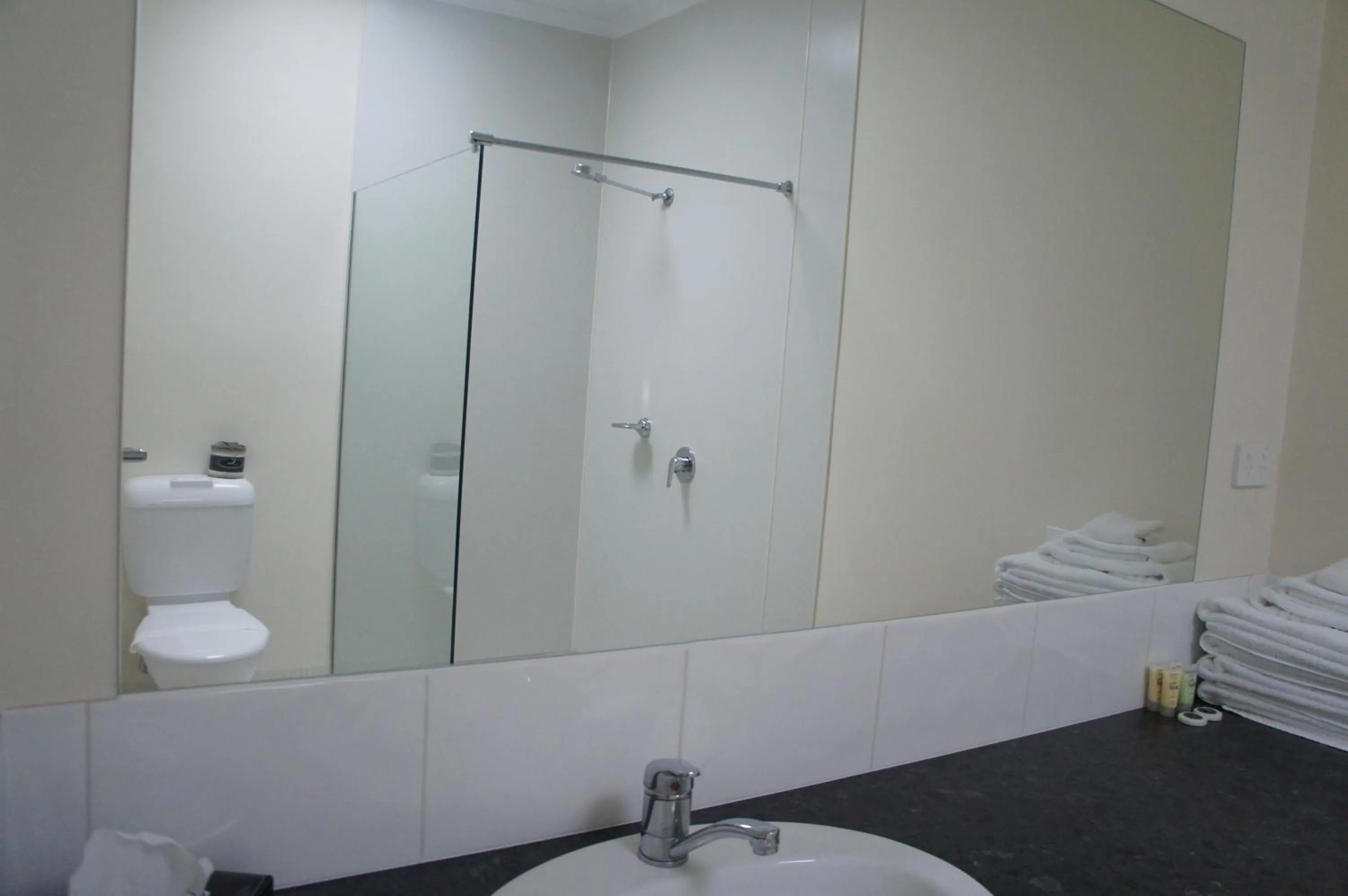 Shower in Heyfield Railway Hotel