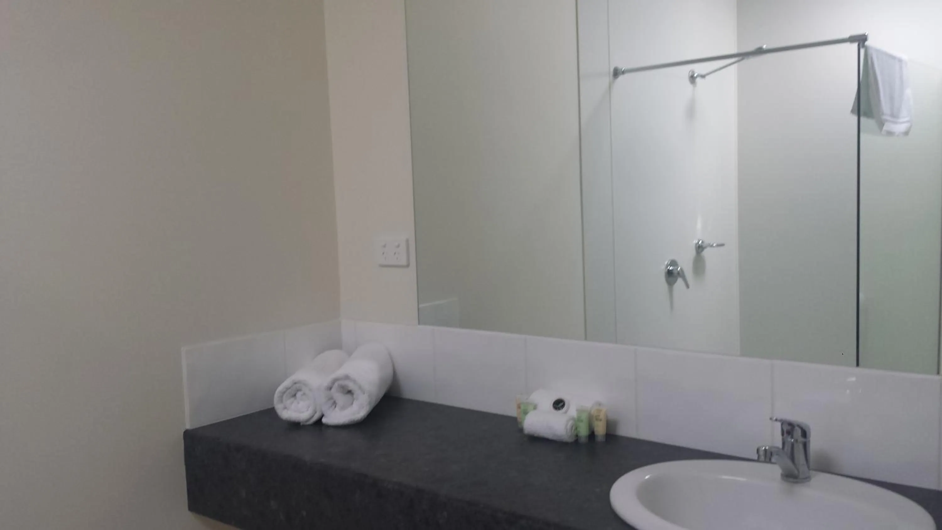 Bathroom in Heyfield Railway Hotel