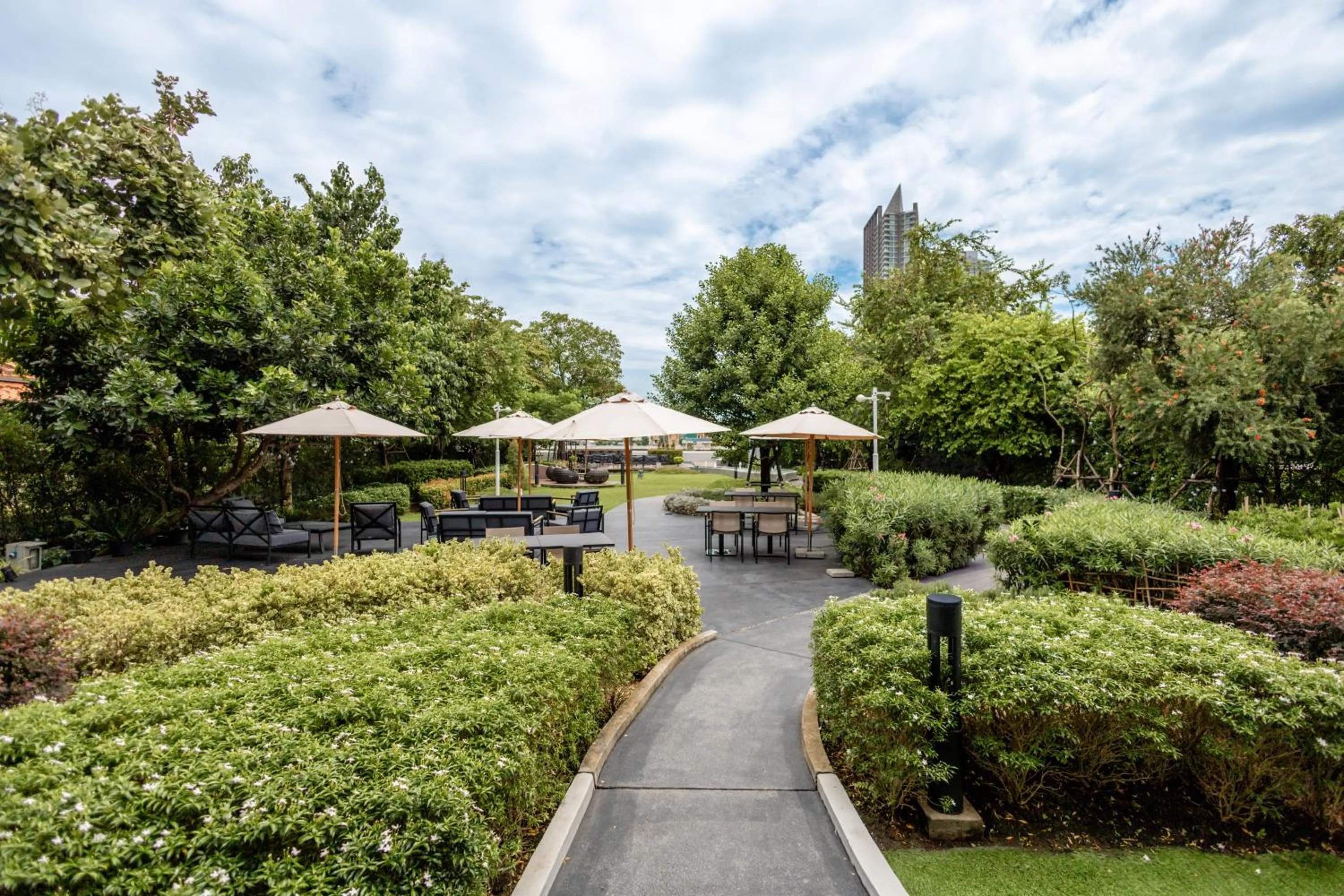Garden in WE HOTEL RIVERFRONT