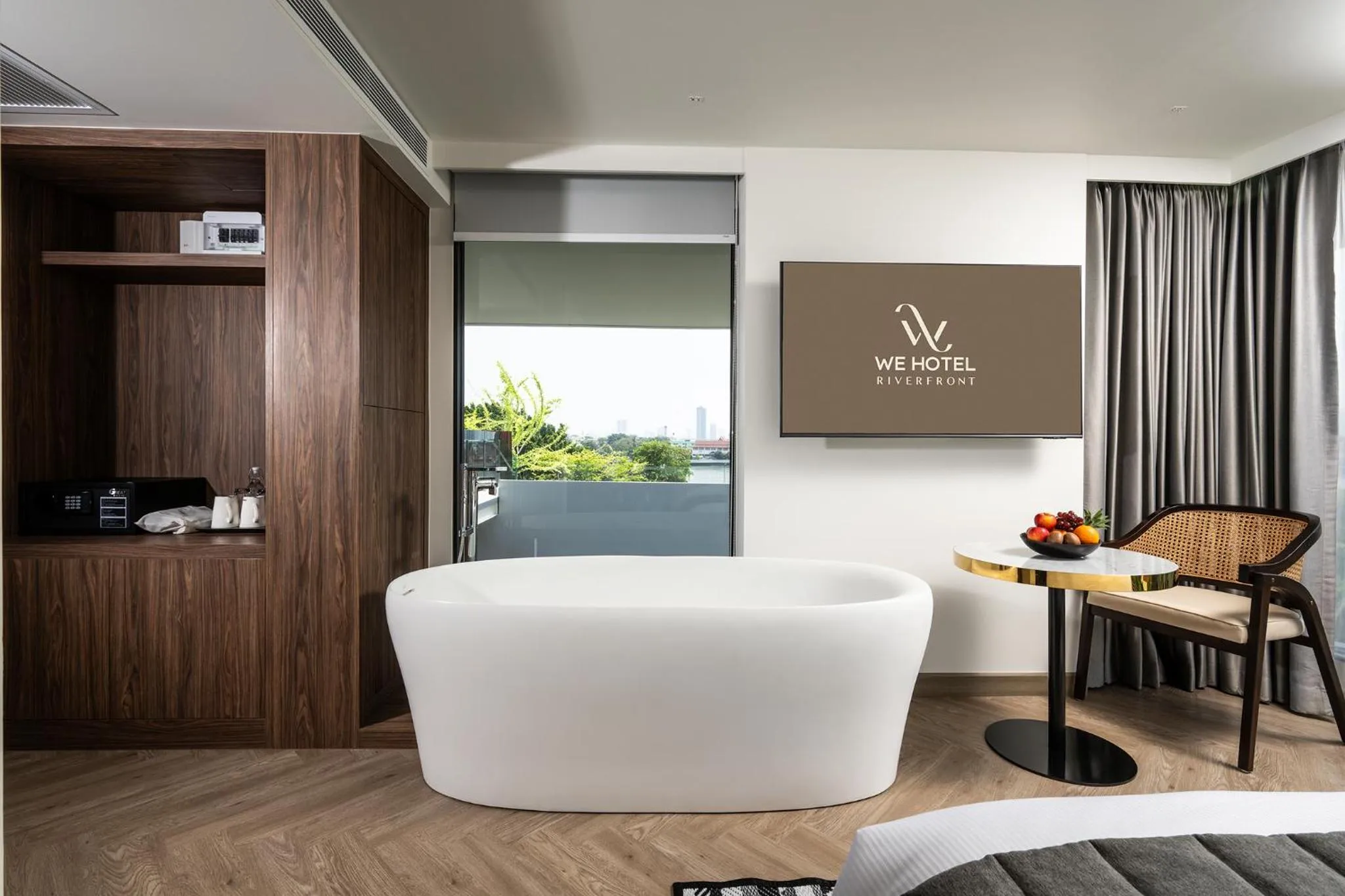 Bath in WE HOTEL RIVERFRONT