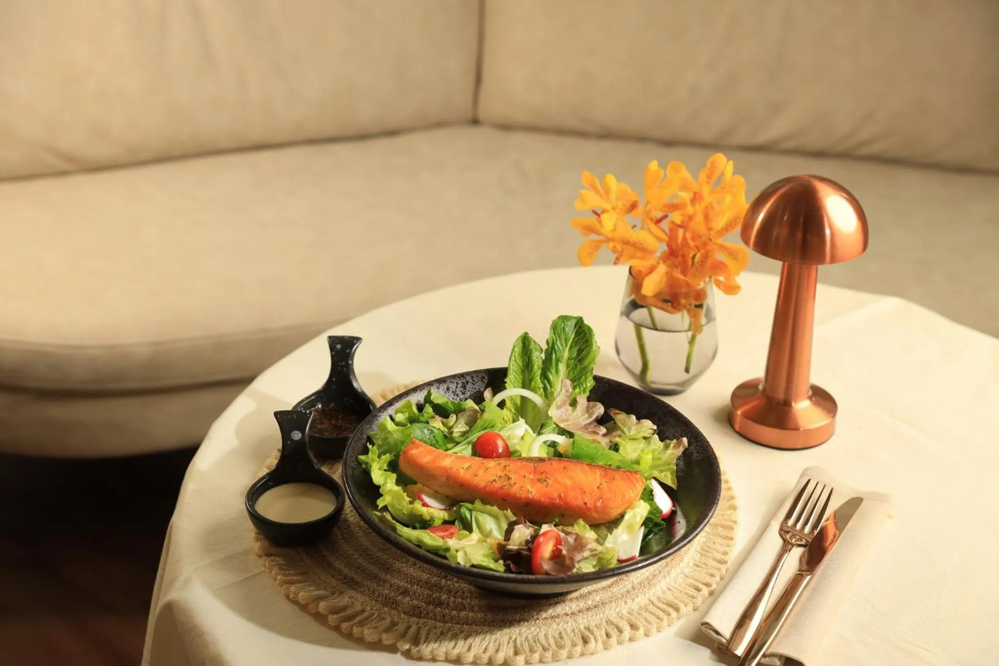 Food and drinks in WE HOTEL RIVERFRONT