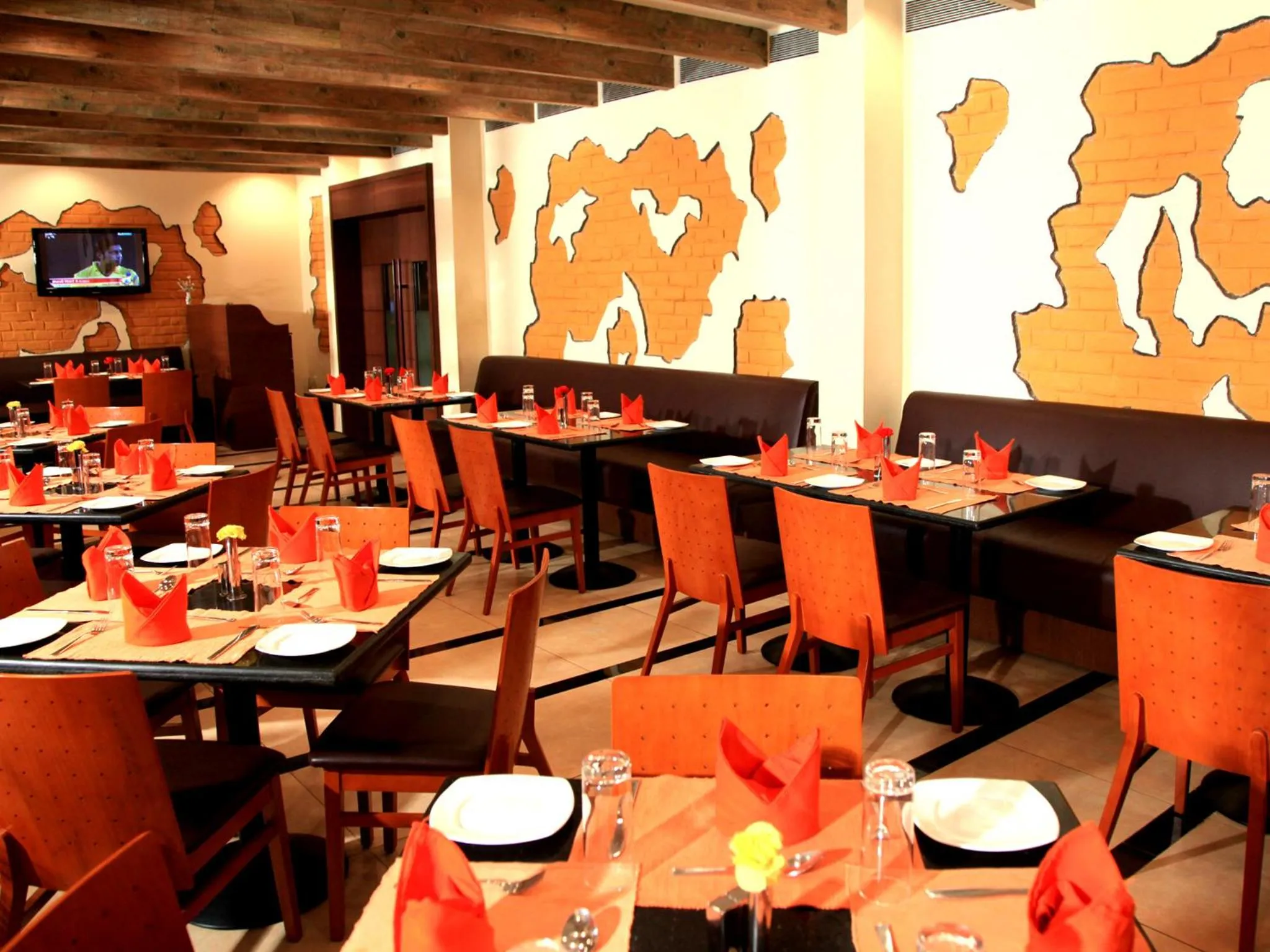 Restaurant/places to eat in Country Roads