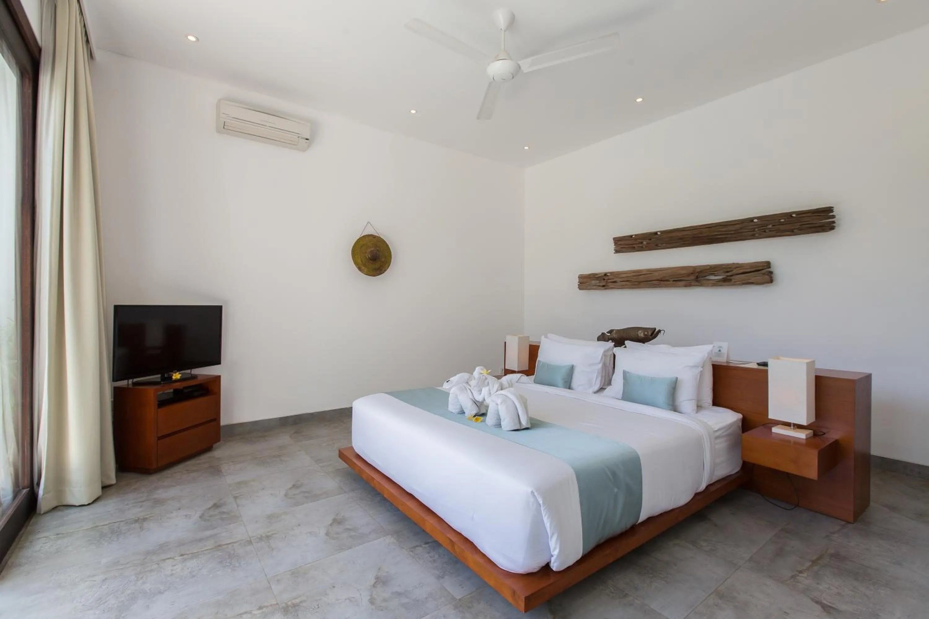 Photo of the whole room, Bed in Gajah Villas Bali by Nagisa Bali