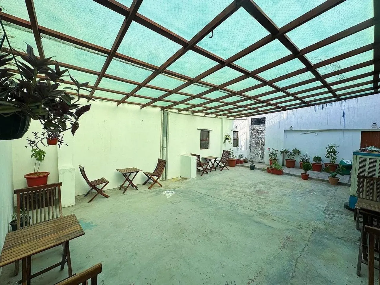 Seating area in HOTEL DARPAN PALACE -New Delhi Railway Station