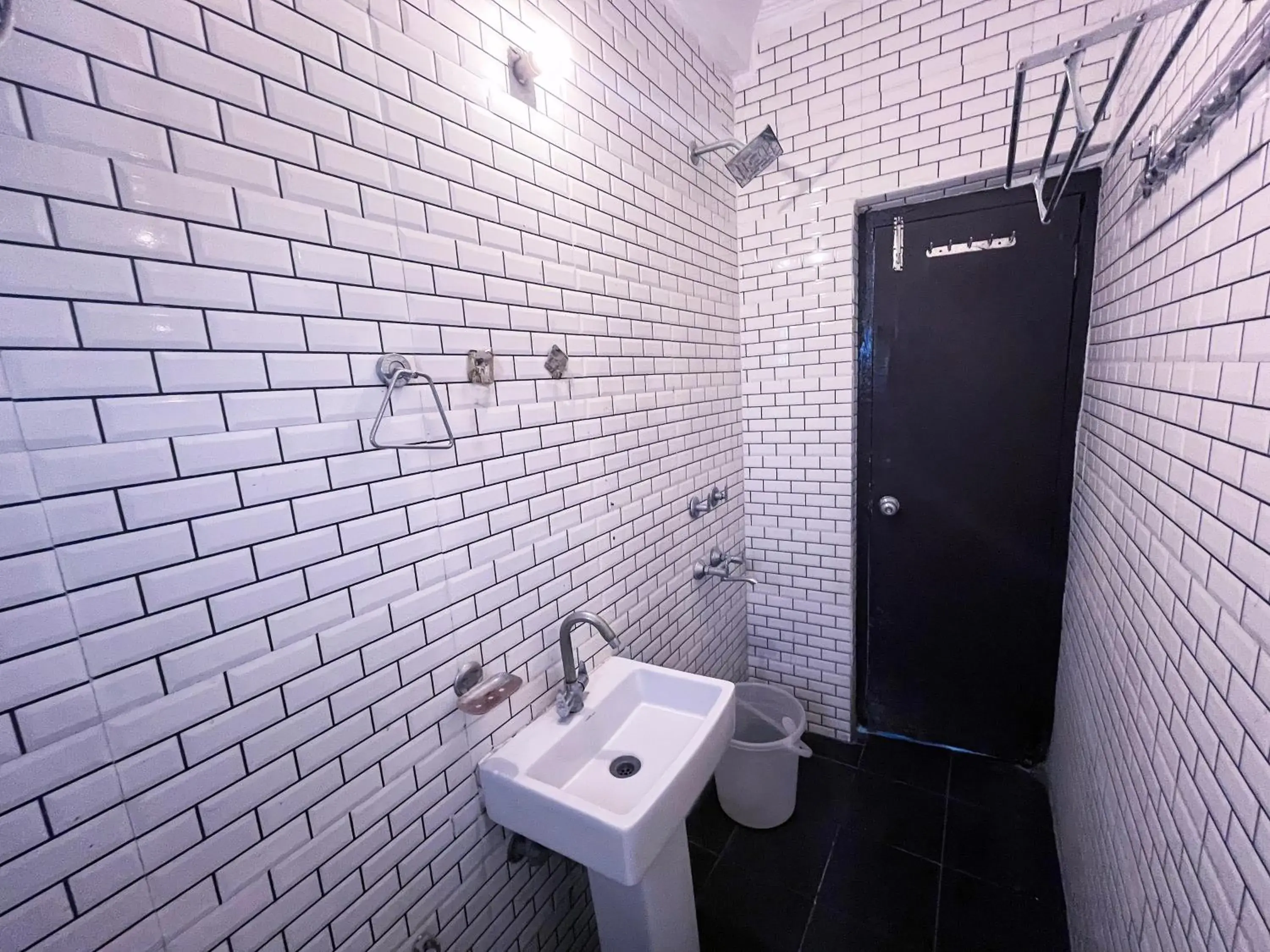 Double Room with Private Bathroom in HOTEL DARPAN PALACE -New Delhi Railway Station Double Room with Private Bathroom in HOTEL DARPAN PALACE -New Delhi Railway Station