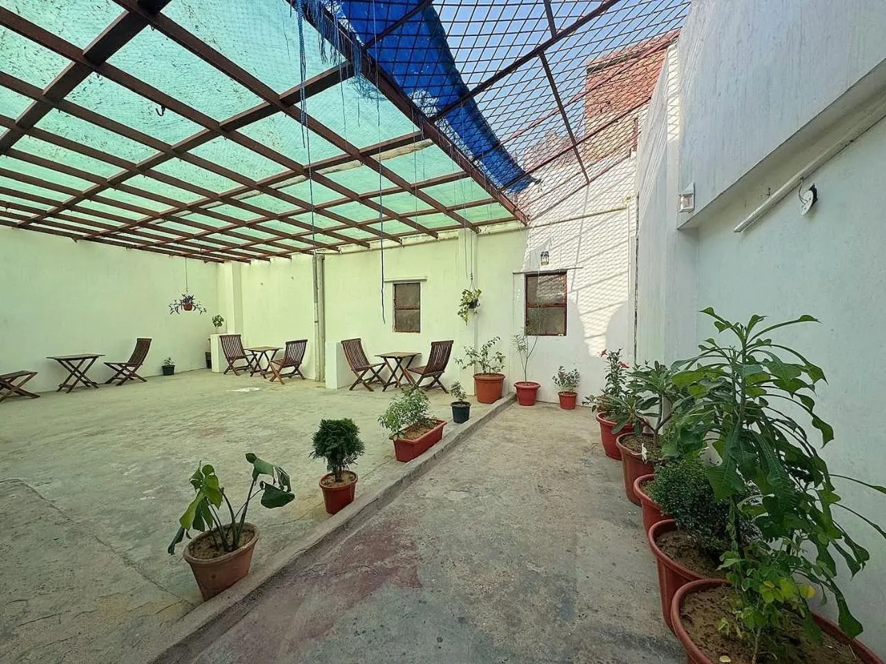 Seating area in HOTEL DARPAN PALACE -New Delhi Railway Station