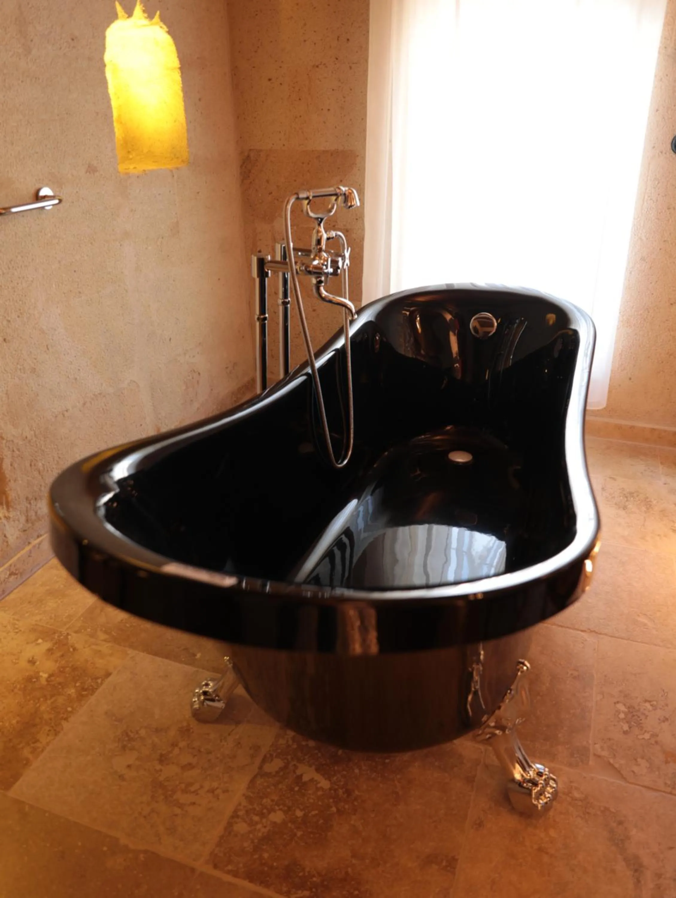Bath in Hira Cave Hotel