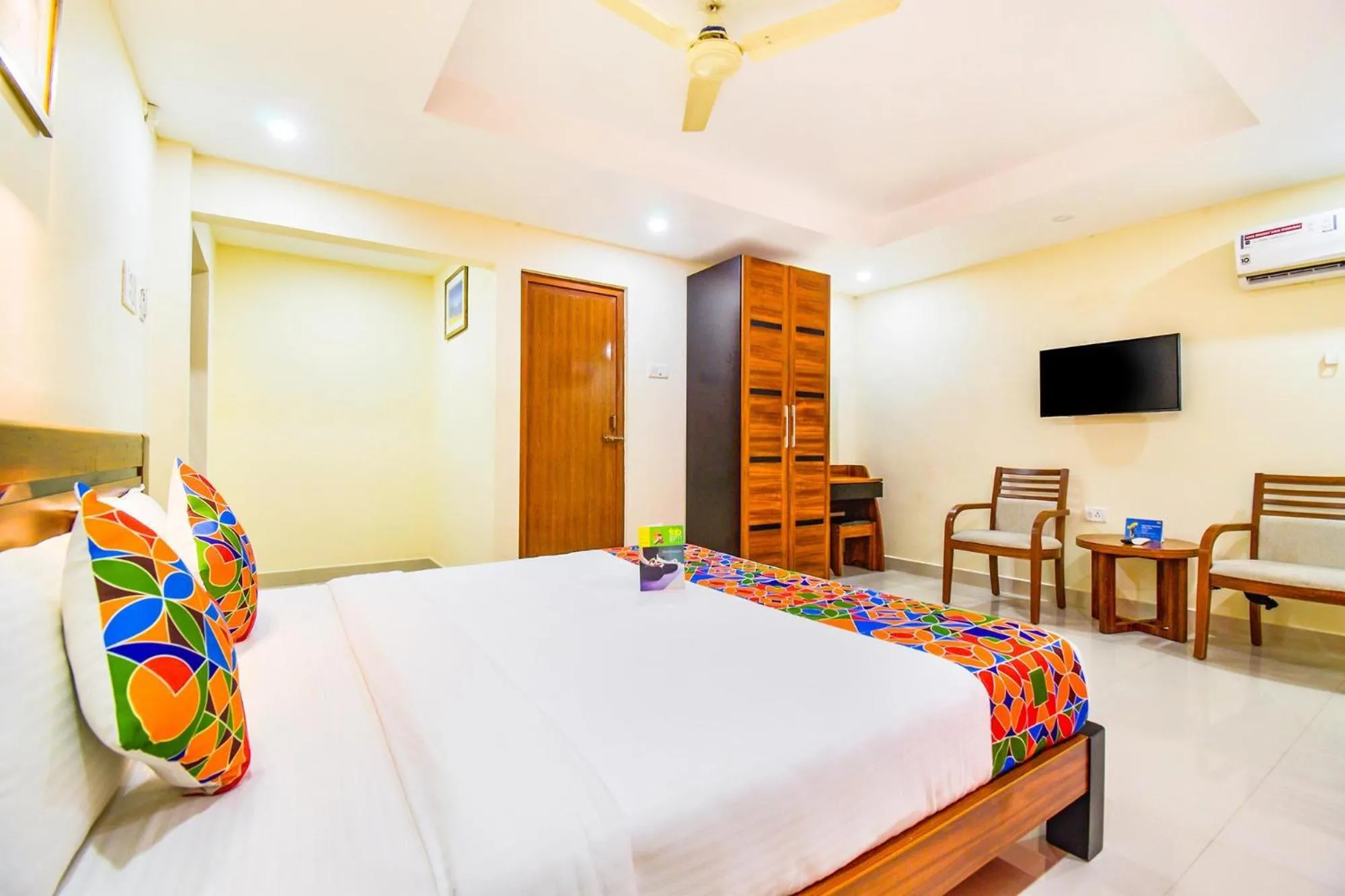 Bed in FabHotel Sri Krishna Residency - Near to Chennai International Airport