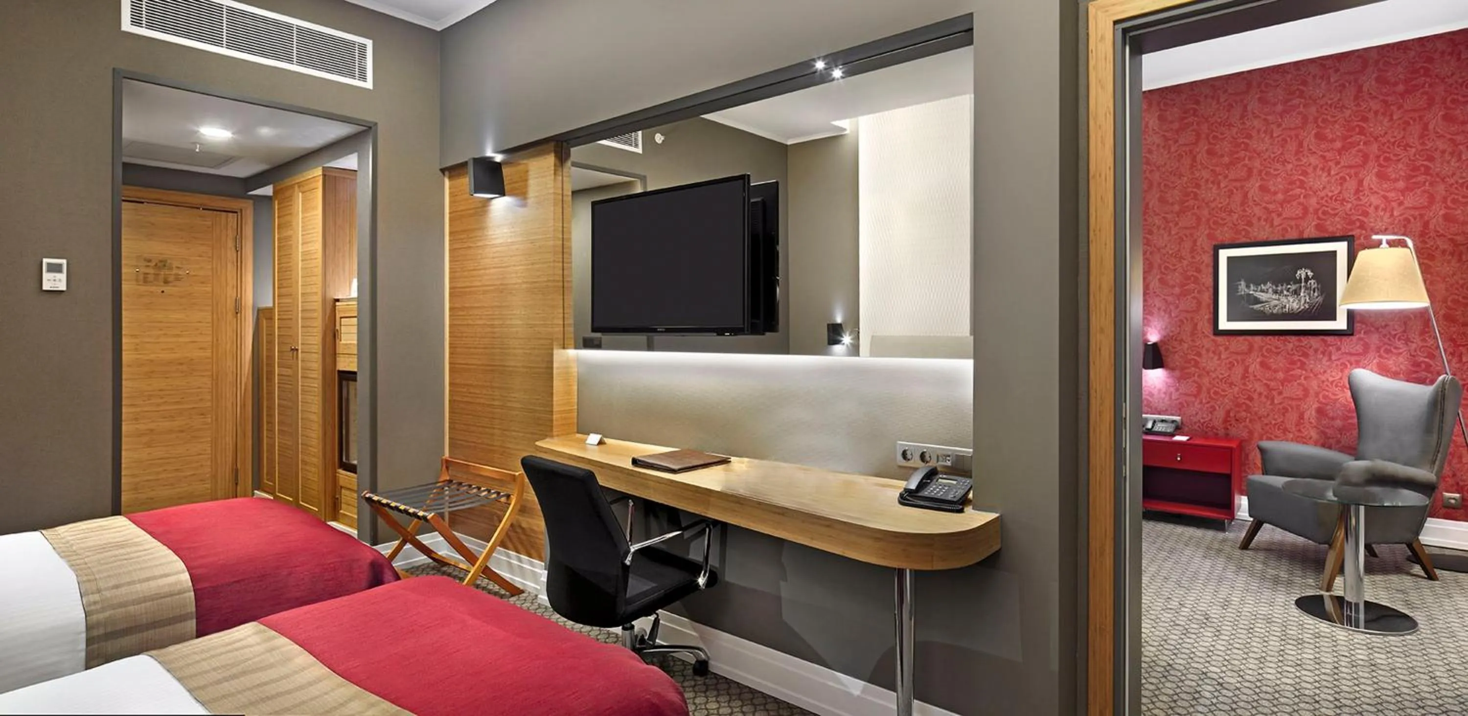 TV and multimedia, Bed in Ramada Plaza by Wyndham Eskisehir
