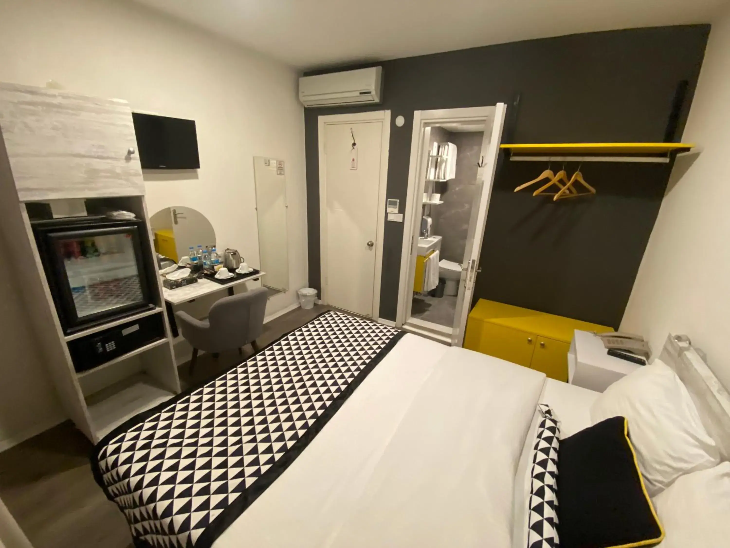 Superior Double Room in Piano Hotel Superior Double Room in Piano Hotel