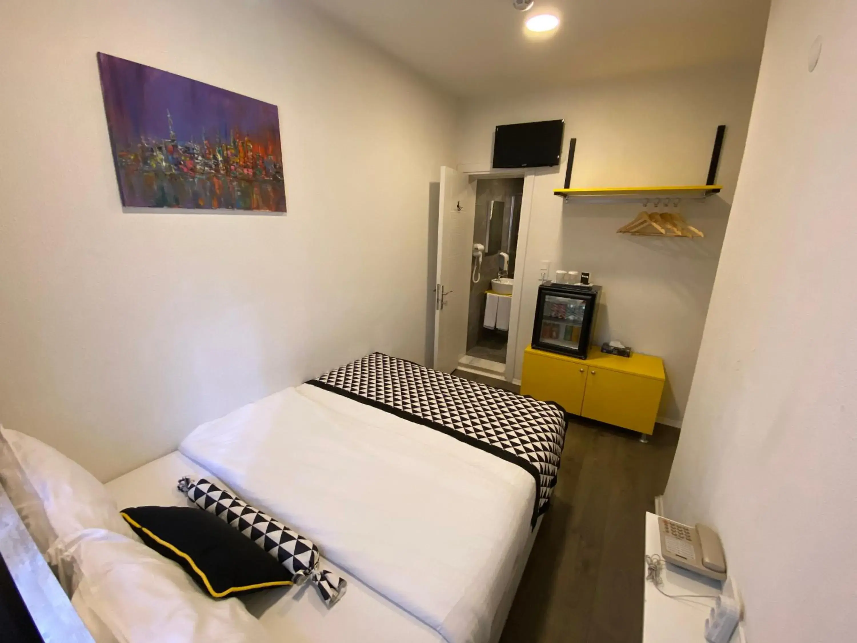 Standard Double Room in Piano Hotel Standard Double Room in Piano Hotel