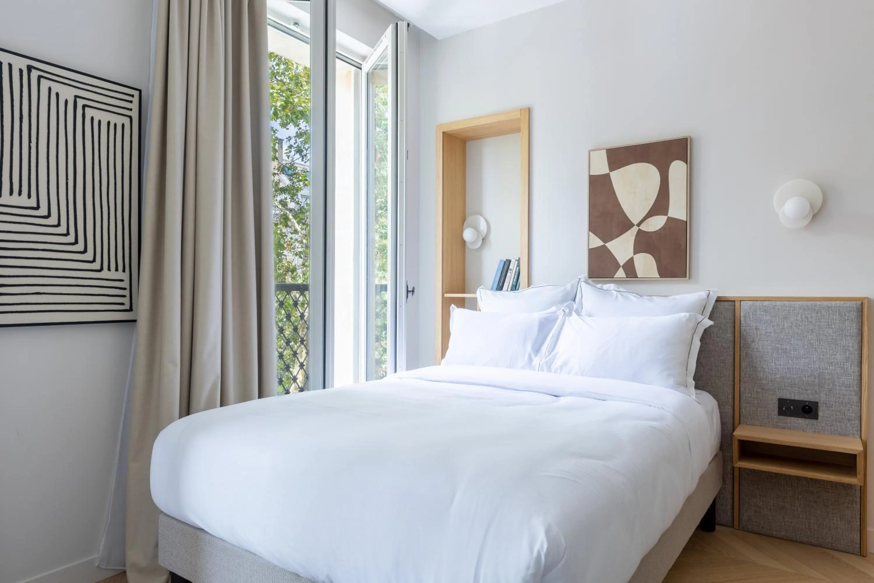 Bed in Quartier Libre Marais