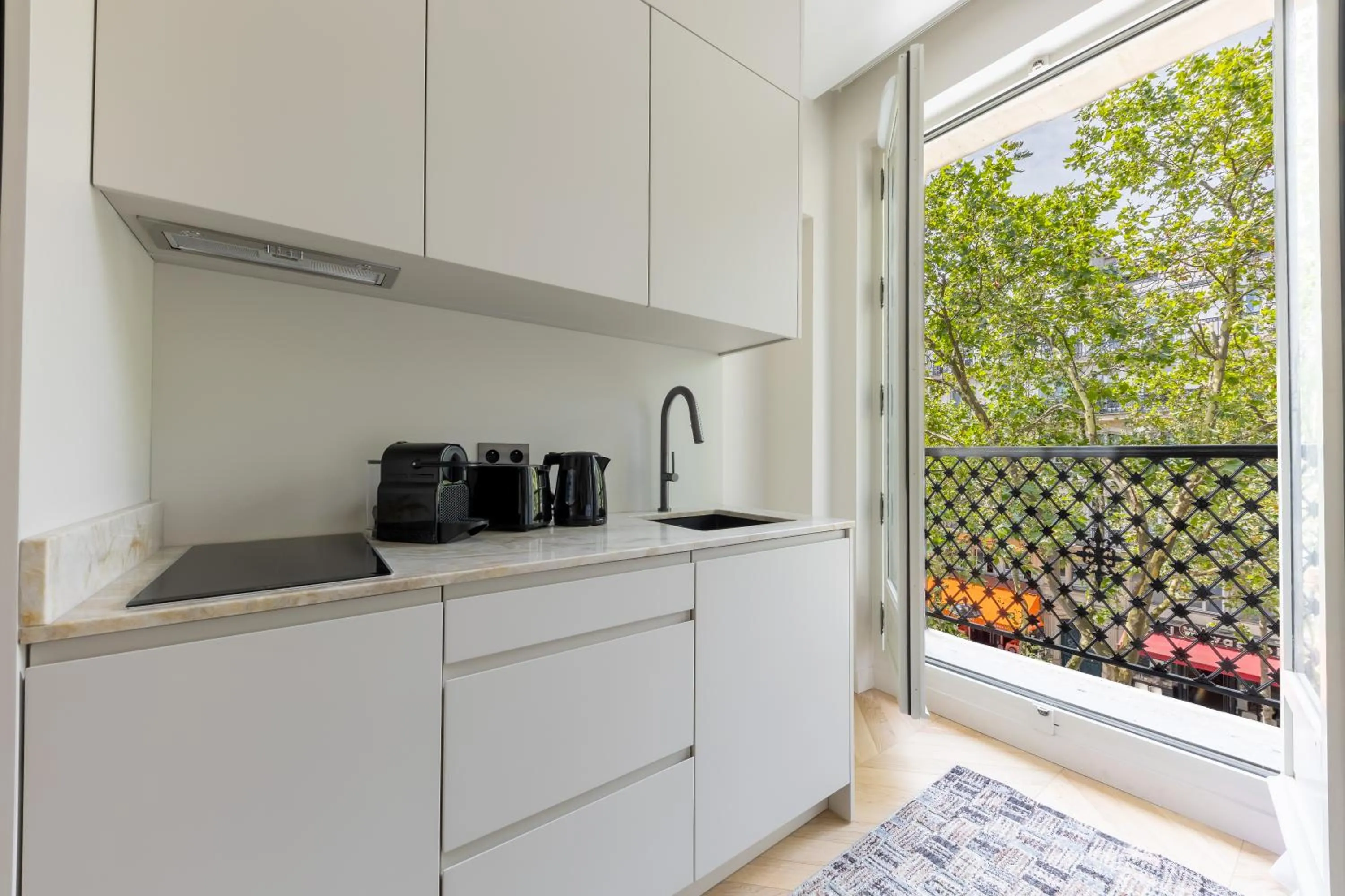 Coffee/tea facilities in Quartier Libre Marais