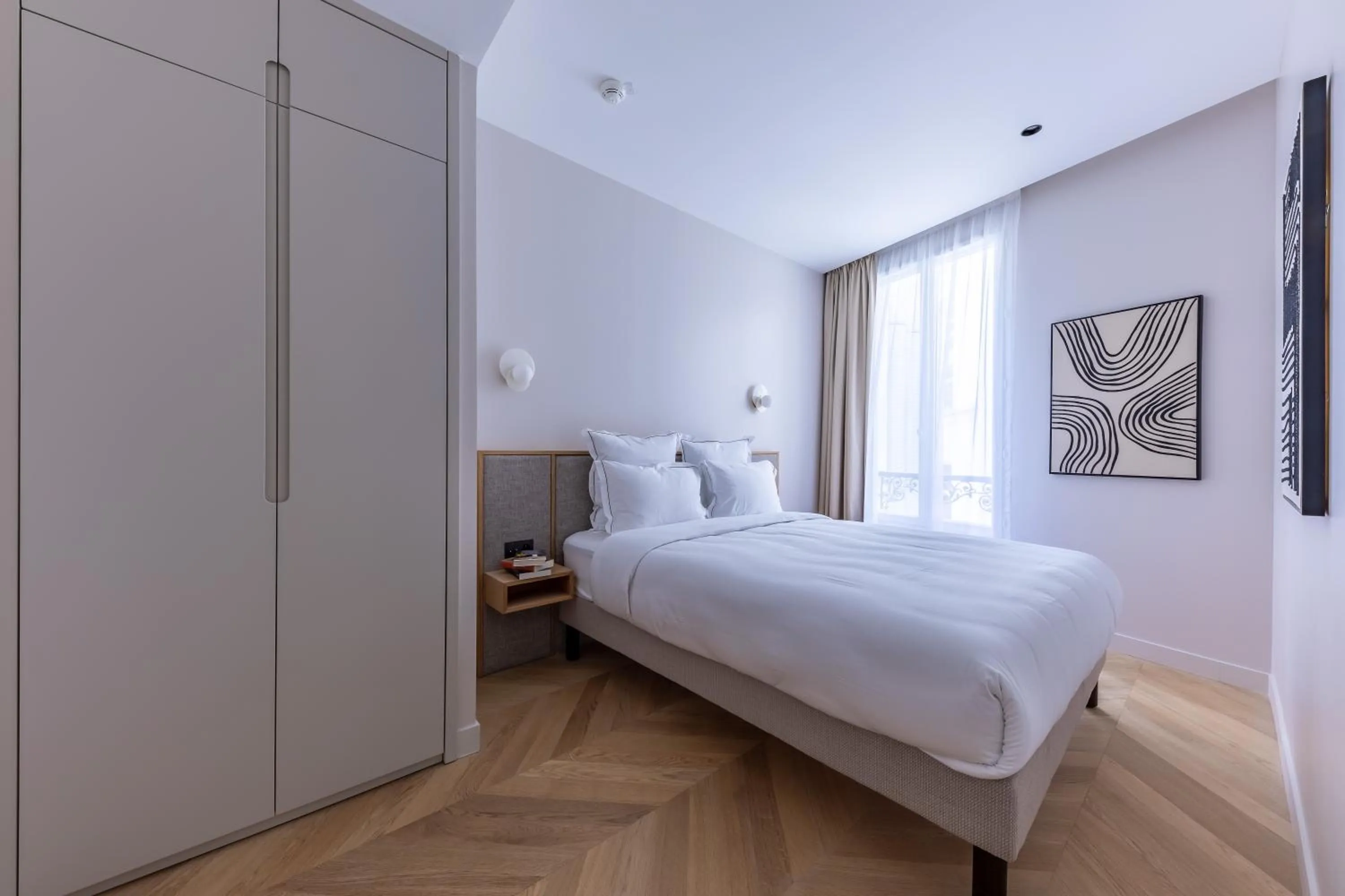 TV and multimedia, Bed in Quartier Libre Marais