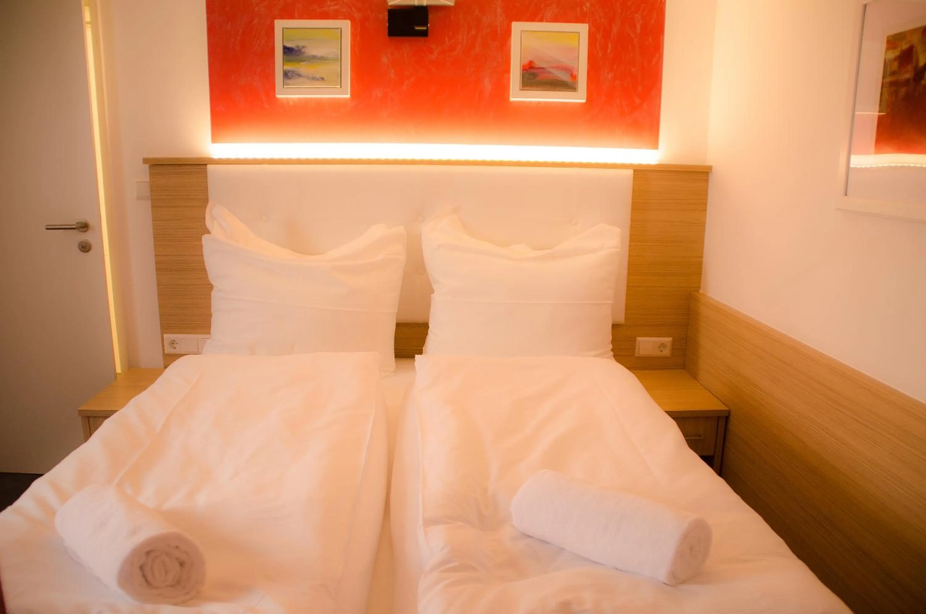 Bed in Alpha & Omega Hotel Stuttgart