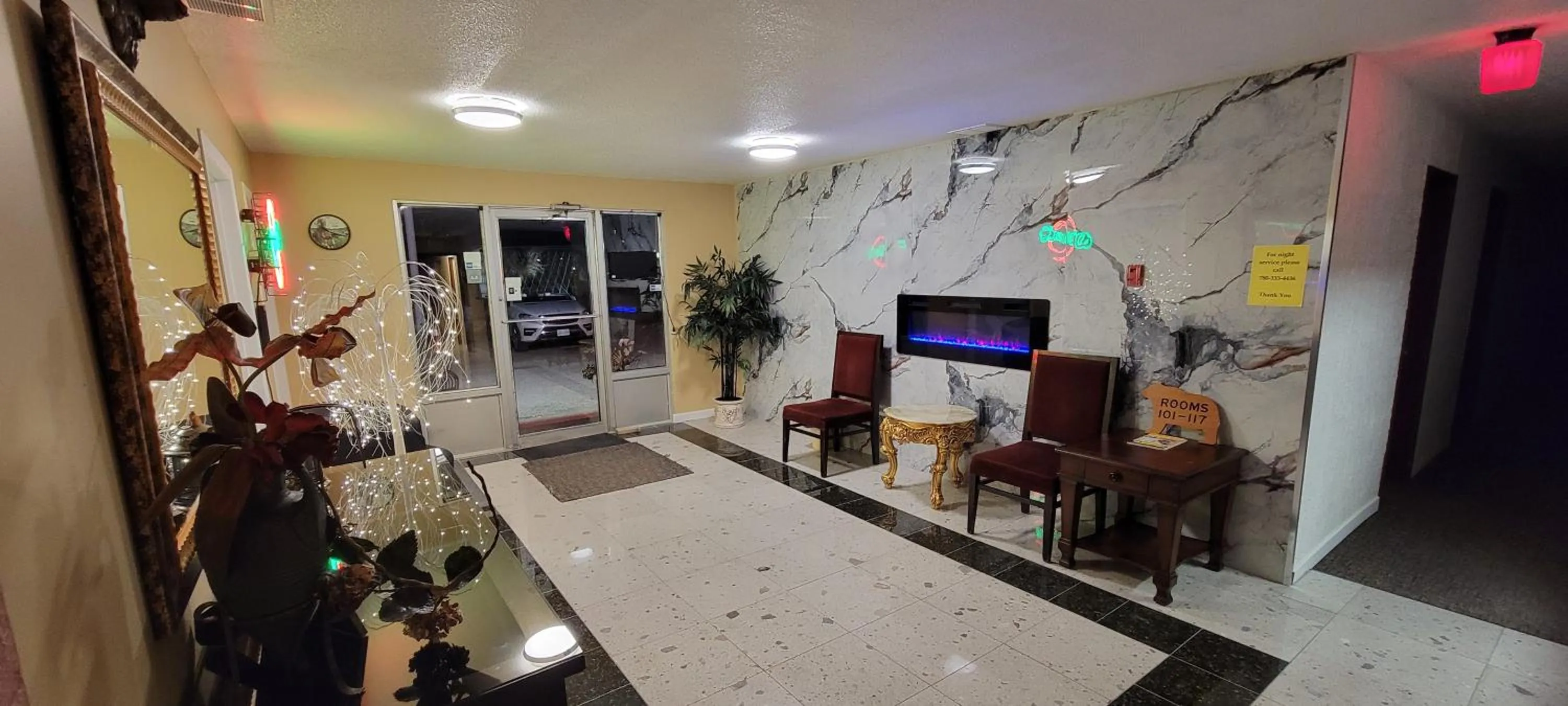 Lobby or reception in GRIZZLY MOTEL