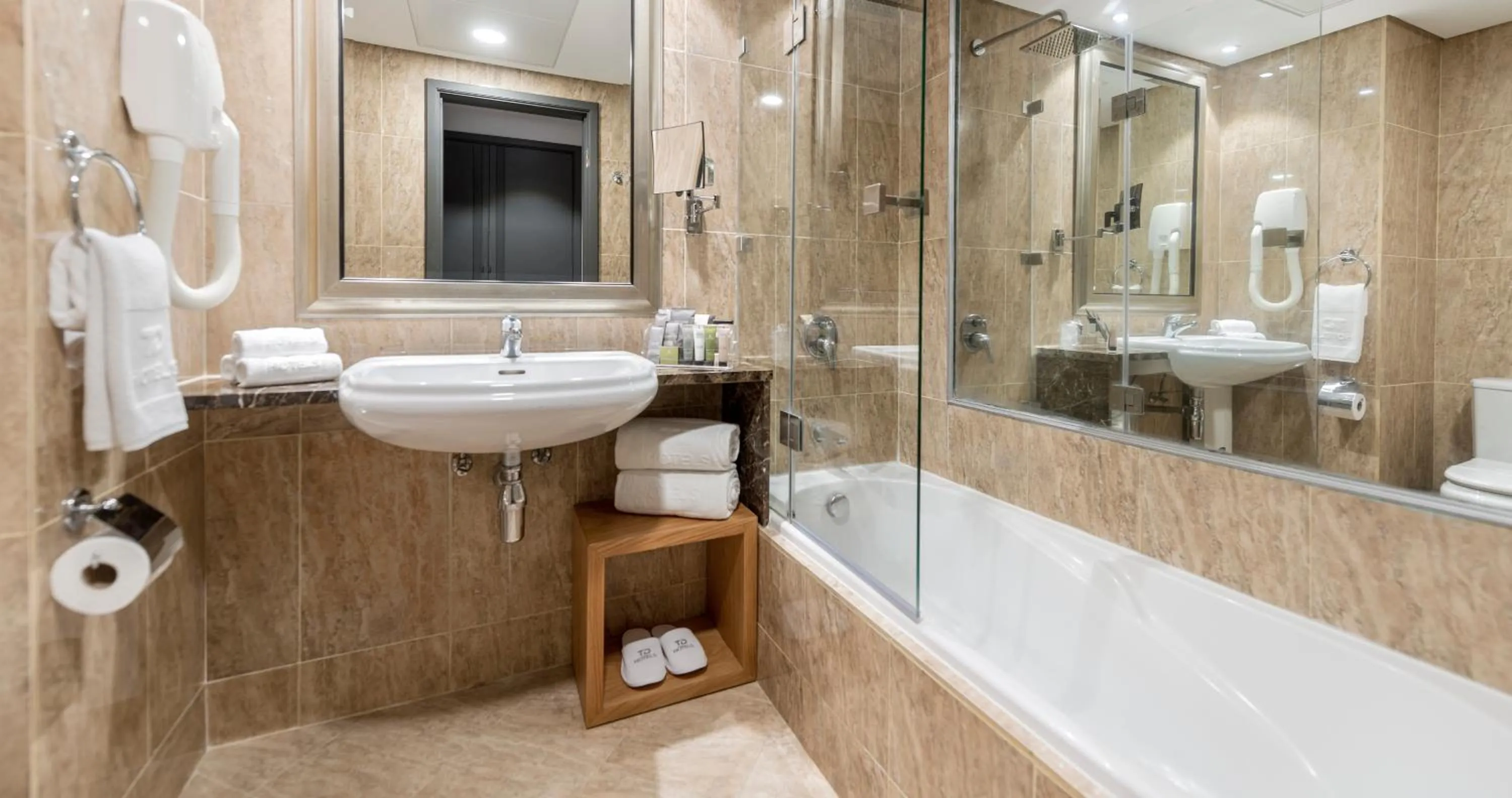 Bathroom in Hotel Avenida