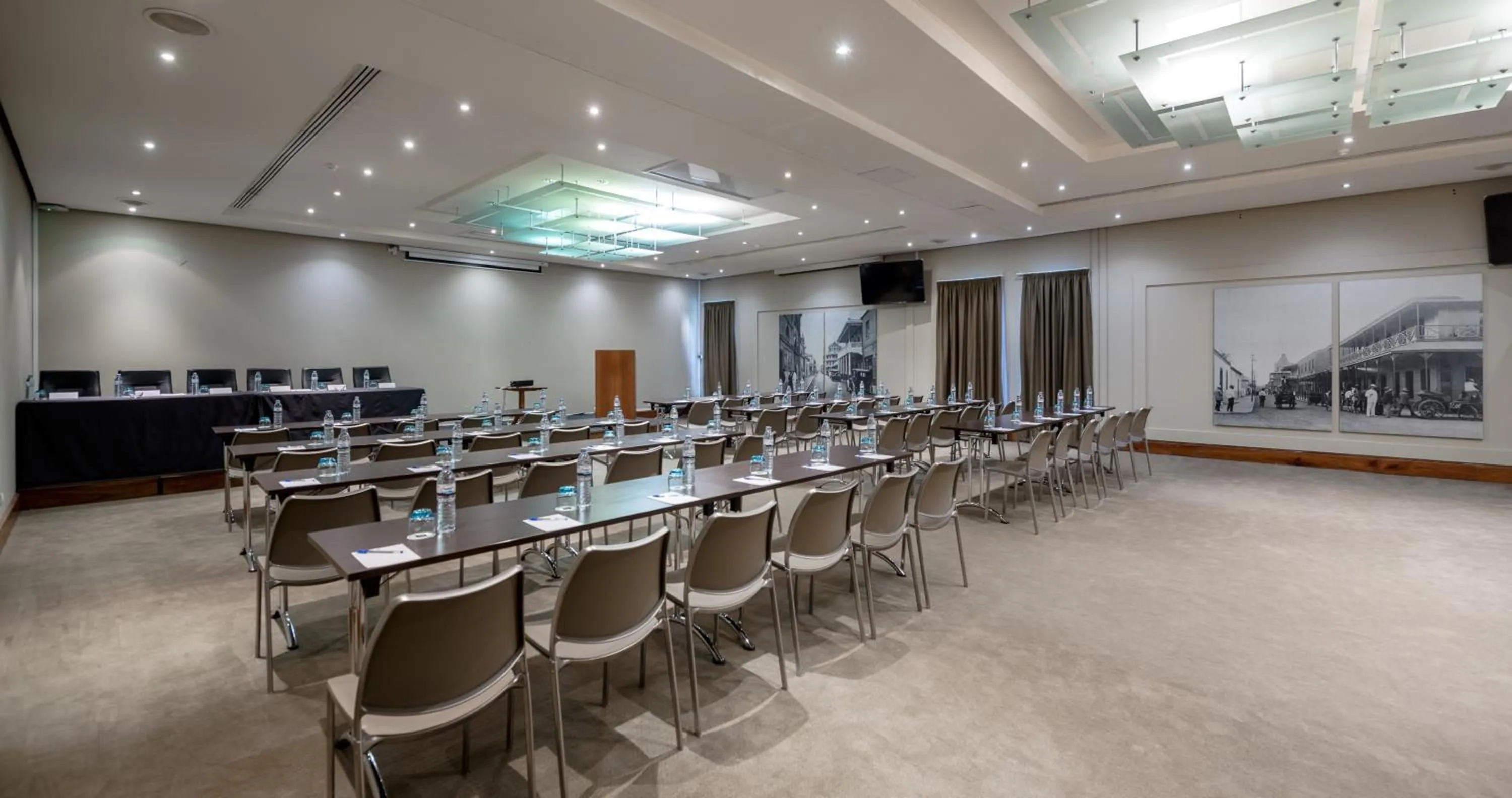 Business facilities in Hotel Avenida