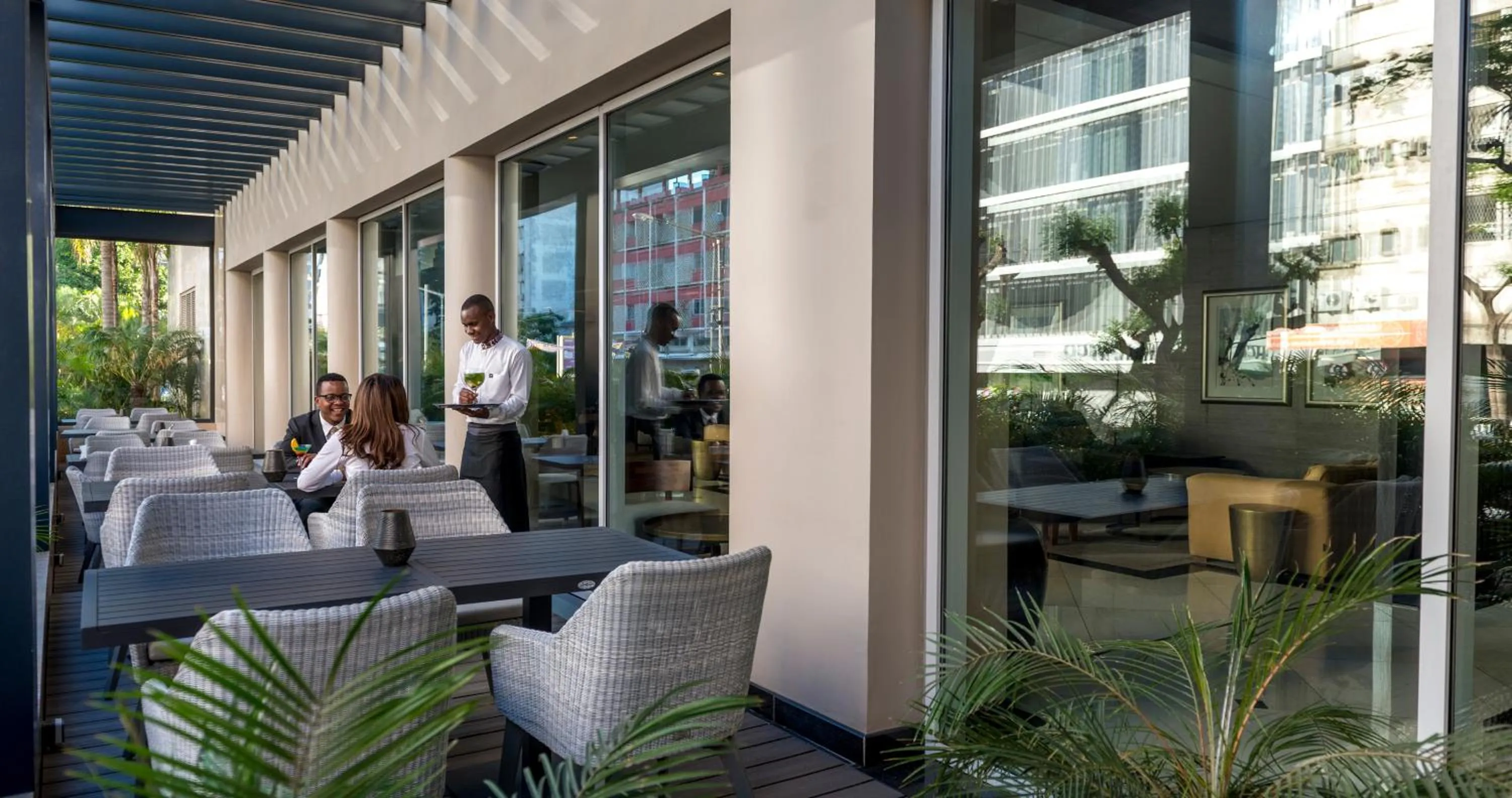 Restaurant/places to eat in Hotel Avenida