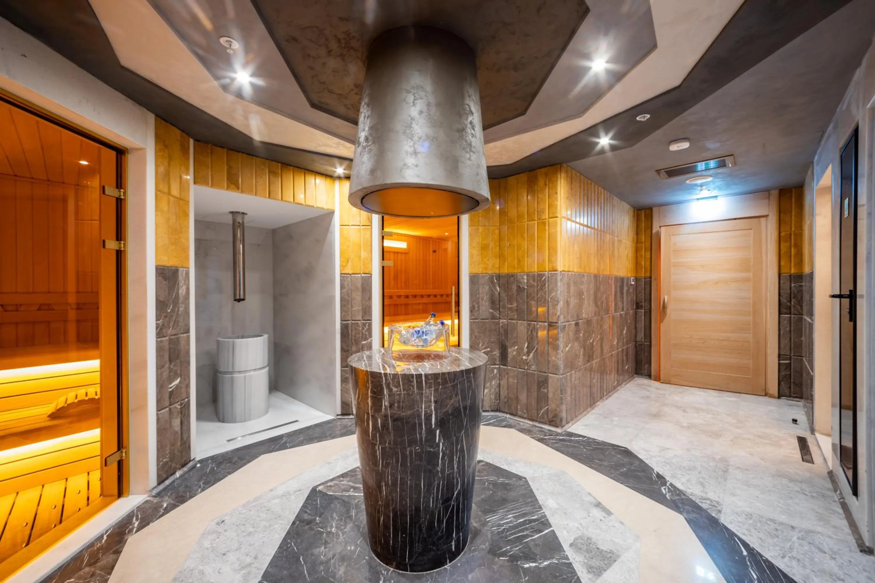 Spa and wellness centre/facilities in Merit Starlit Hotel & Residences