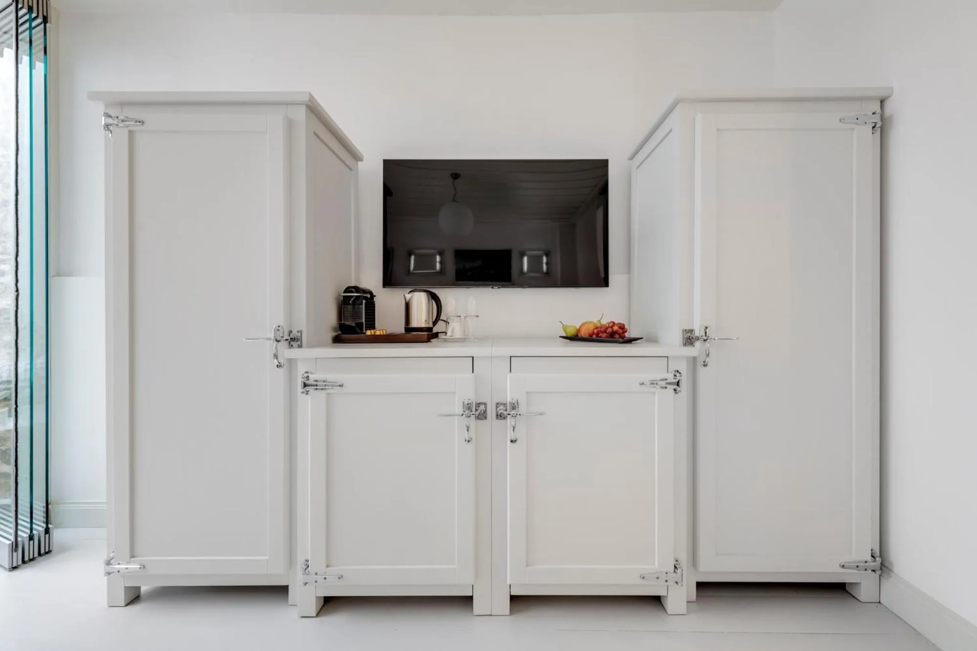 Coffee/tea facilities in Skylight