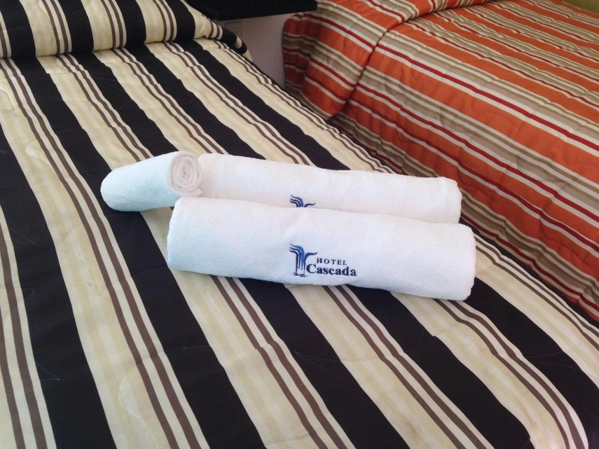 Property building, Bed in Hotel Cascada