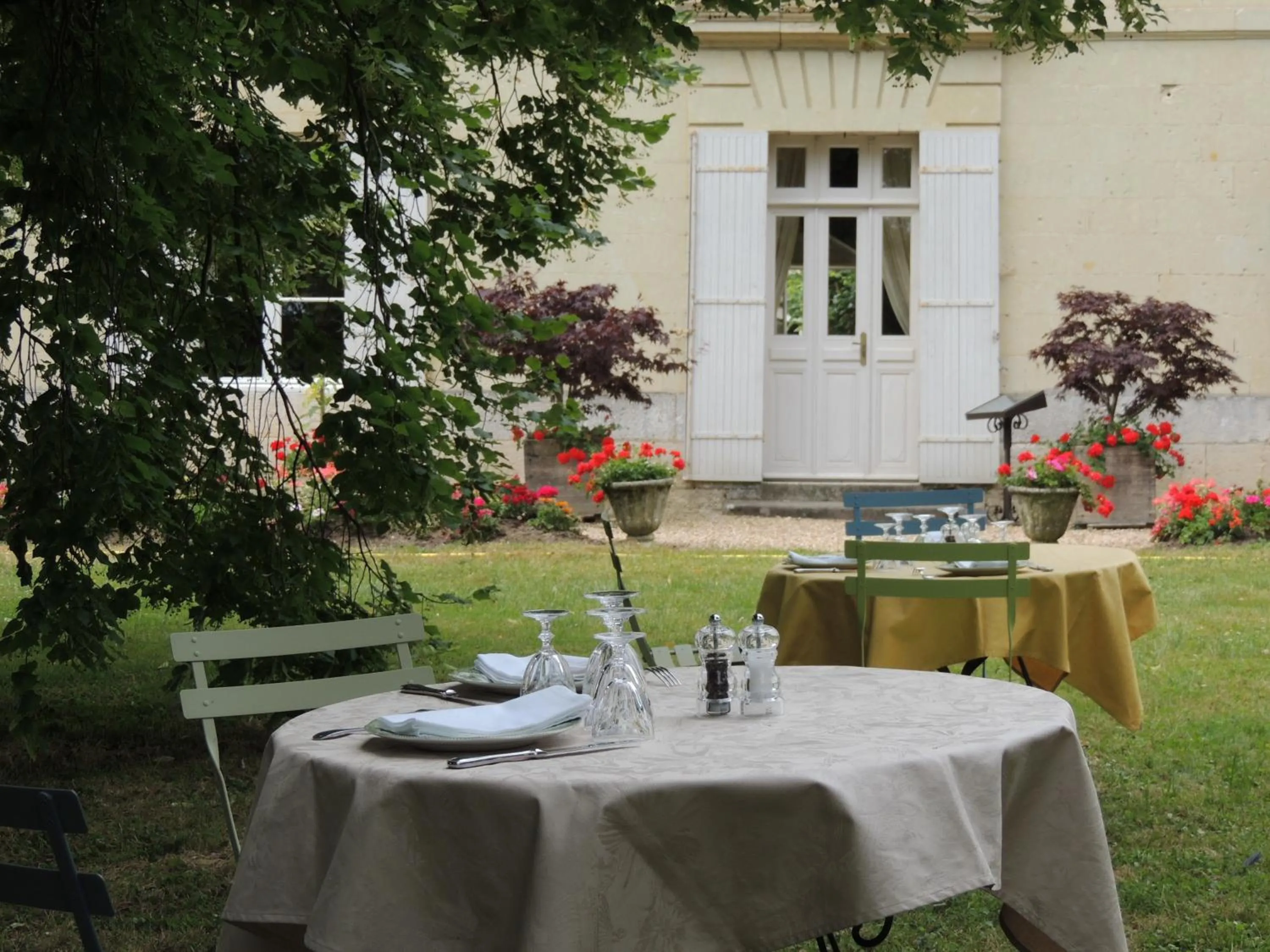 Garden in Le Domaine de Mestré, The Originals Relais