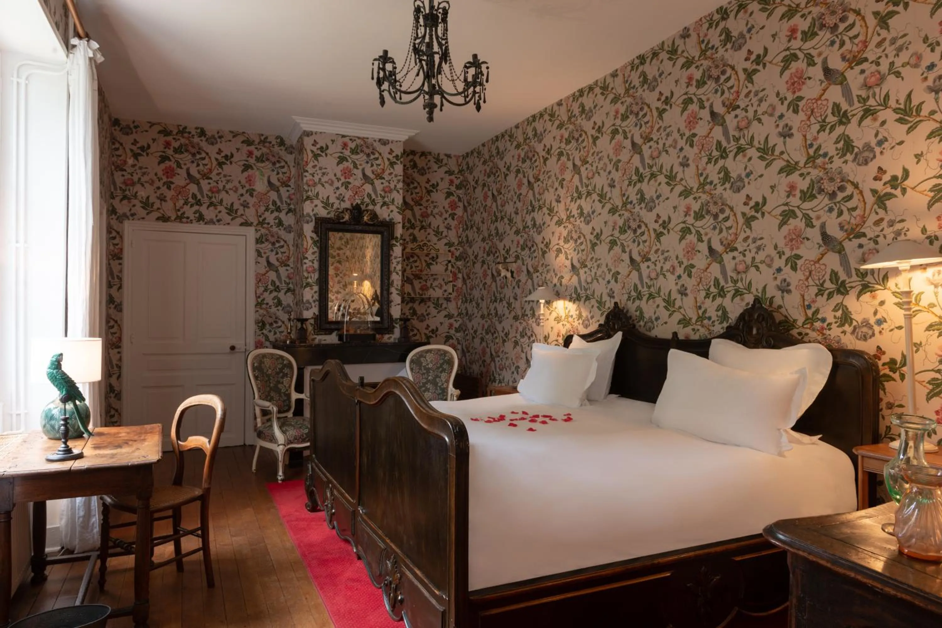 Bedroom, Bed in Le Domaine de Mestré, The Originals Relais