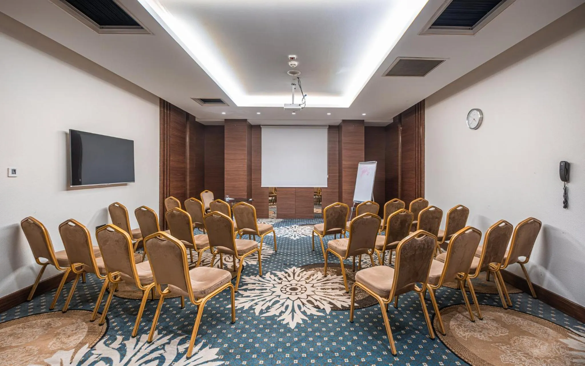 Meeting/conference room in Holiday Inn Ankara - Cukurambar by IHG