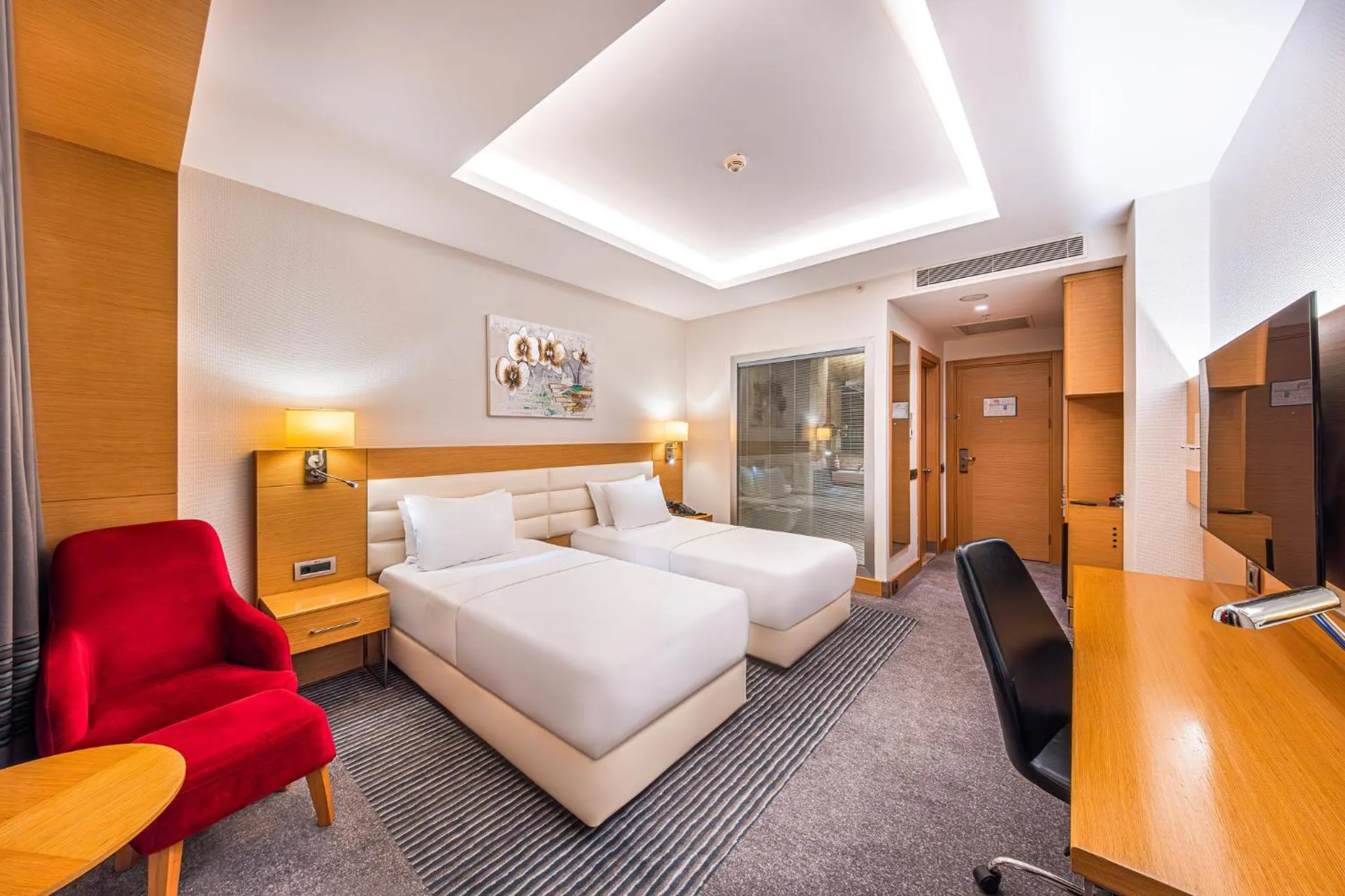 Photo of the whole room, Bed in Holiday Inn Ankara - Cukurambar by IHG