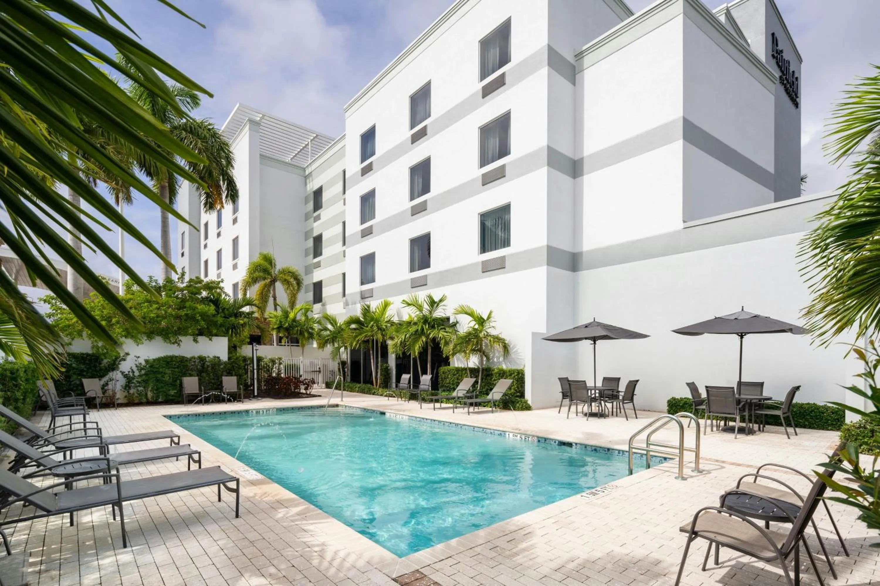 Swimming pool in Fairfield Inn & Suites by Marriott Delray Beach I-95