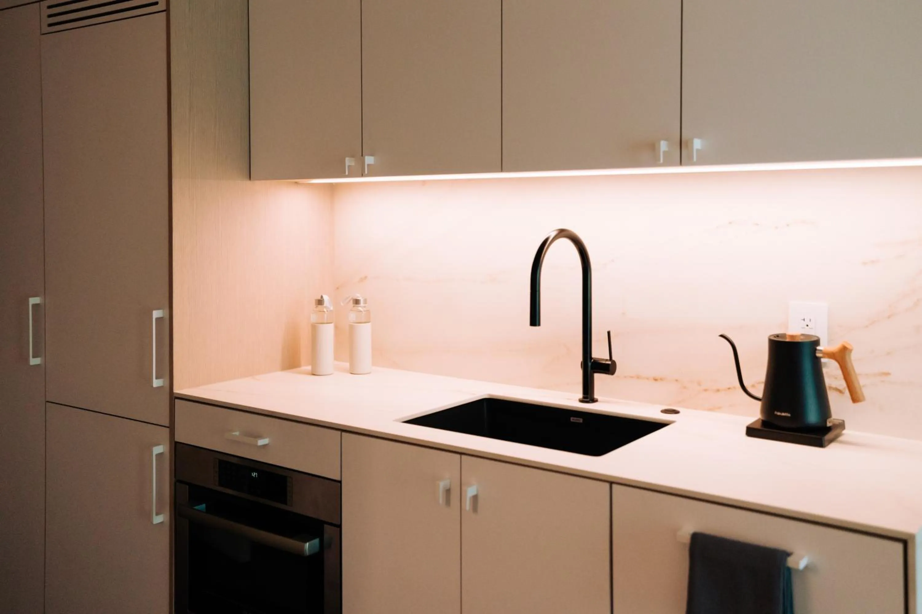 Kitchen or kitchenette in CASCADA Thermal Springs & Hotel