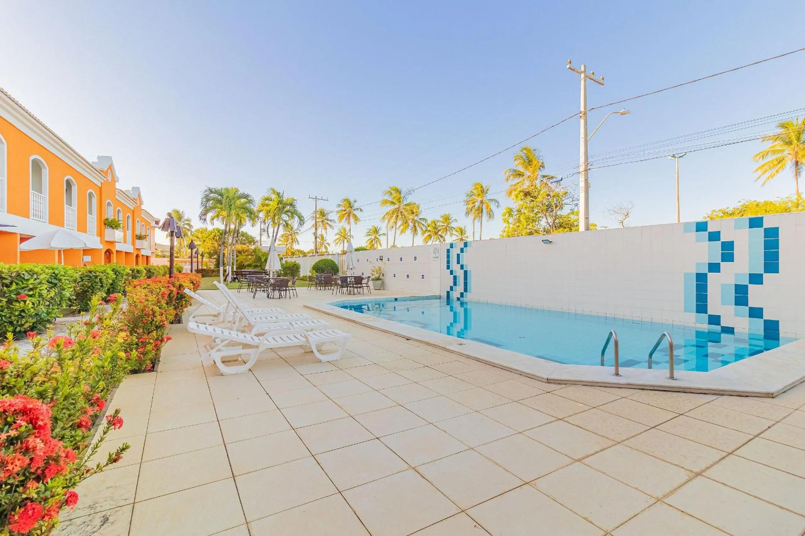 Swimming pool in GB39 Apto a 50m da Praia em Guarajuba, 2/4