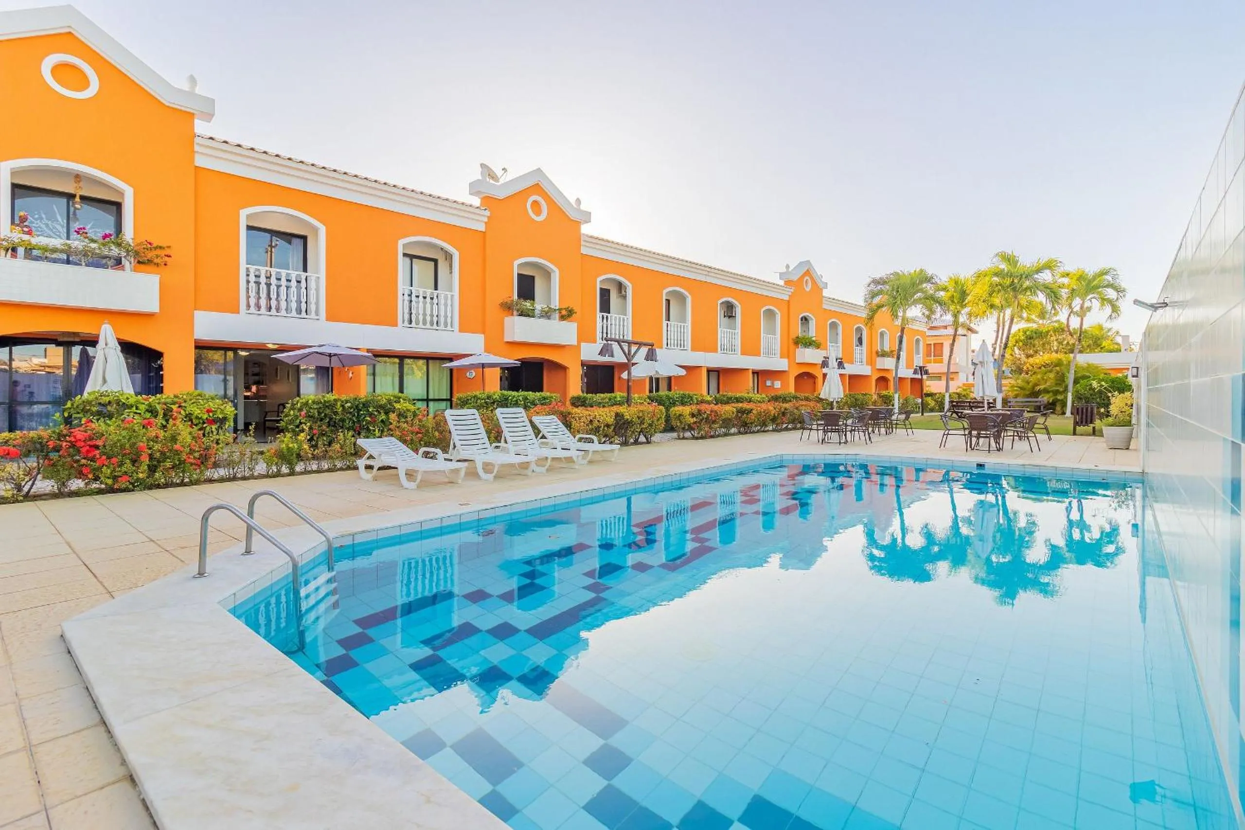 Swimming pool in GB39 Apto a 50m da Praia em Guarajuba, 2/4