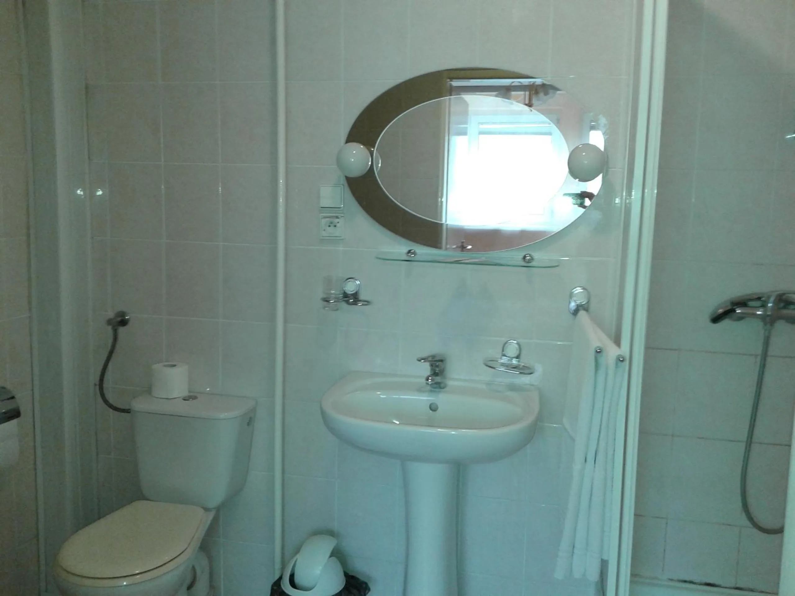 Bathroom in Hostel Refleks